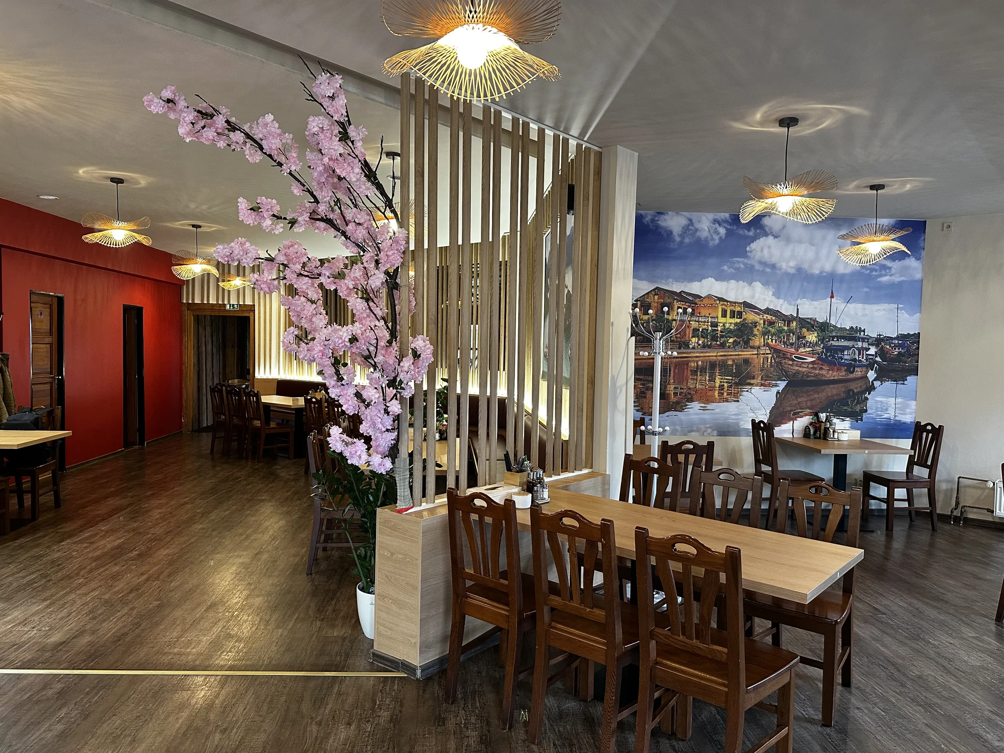 Sushi sety v nové asijské restauraci: 38–76 ks, losos, tuňák, avokádo i smažené krevety
