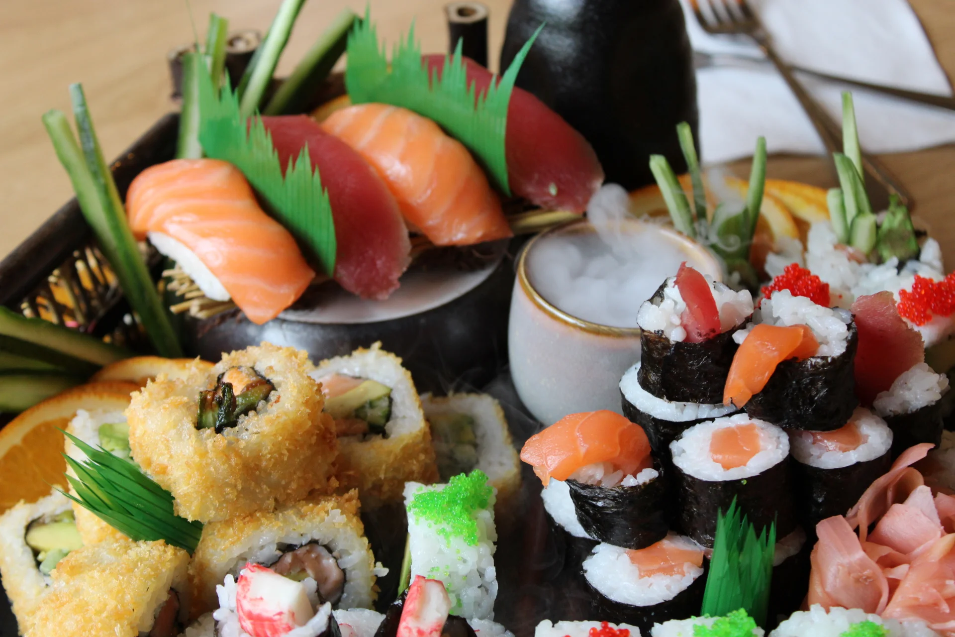 Otevřené vouchery do nové asijské restaurace a sushi baru v Pardubicích: 300-1000 Kč