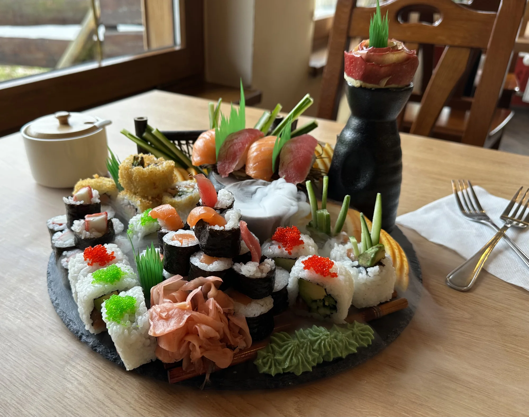 Otevřené vouchery do nové asijské restaurace a sushi baru v Pardubicích: 300-1000 Kč