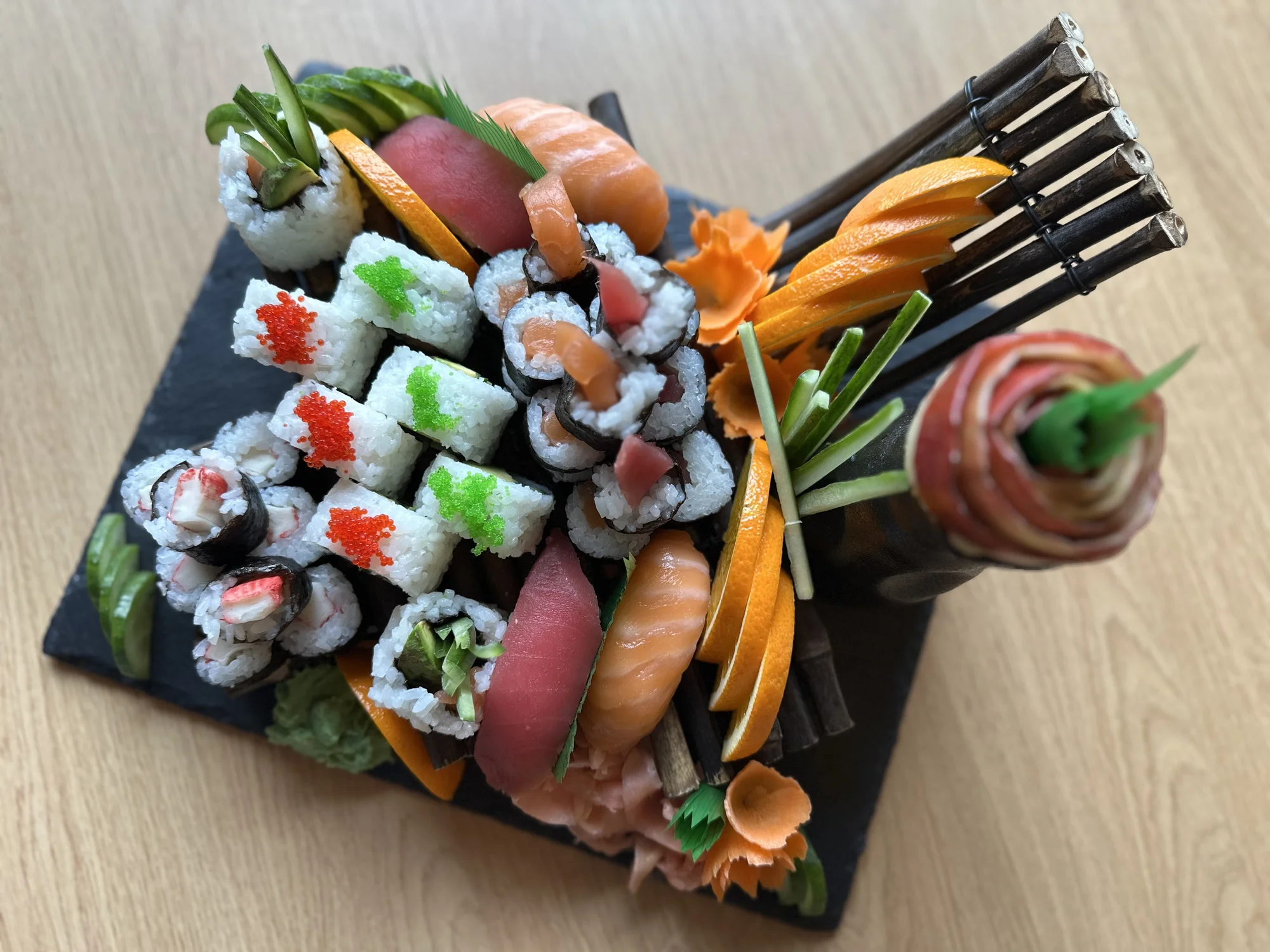 Otevřené vouchery do nové asijské restaurace a sushi baru v Pardubicích: 300-1000 Kč