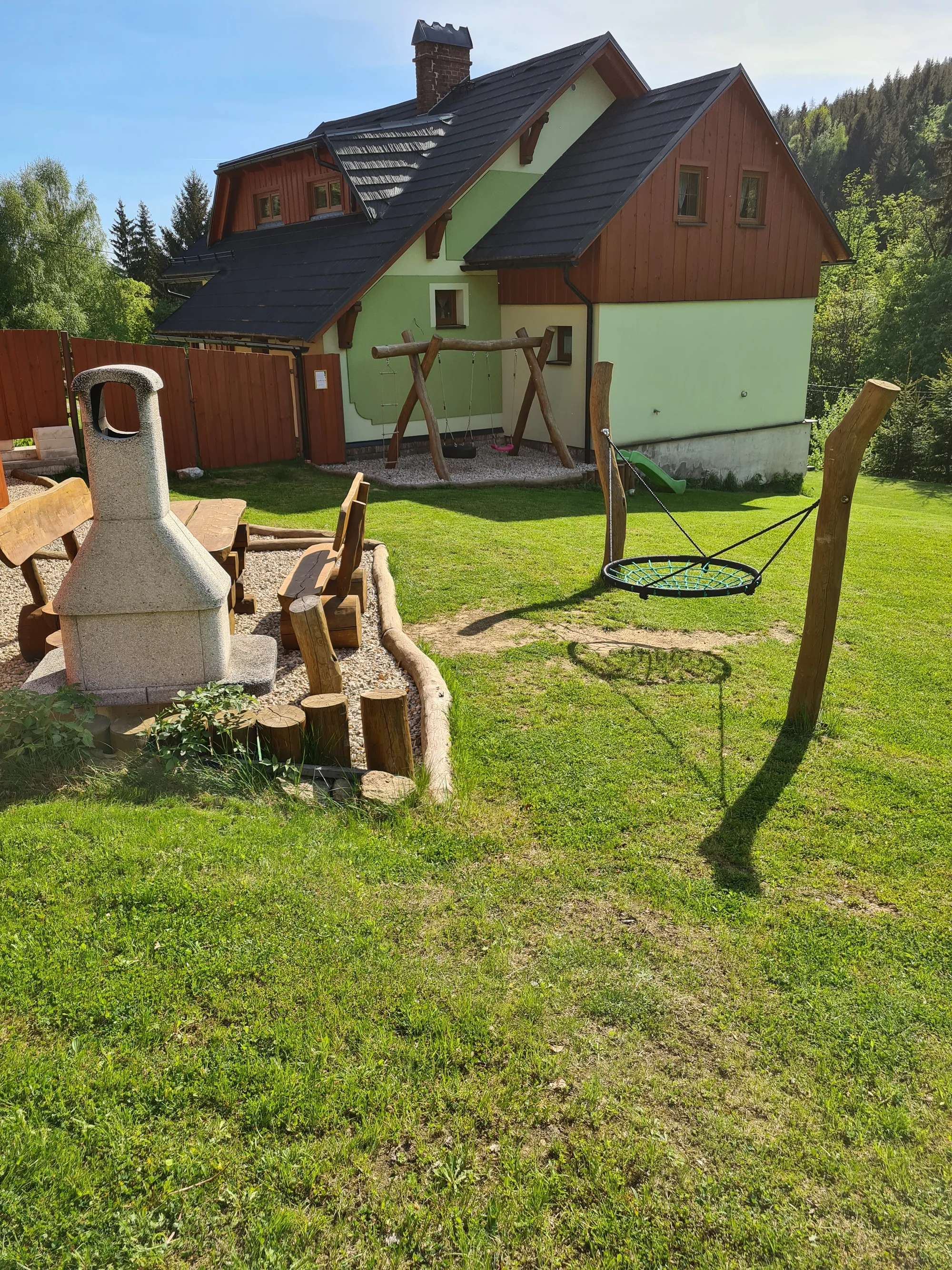 Pobyt na Dolní Moravě: zrekonstruované apartmány i horská chalupa až pro 14 osob