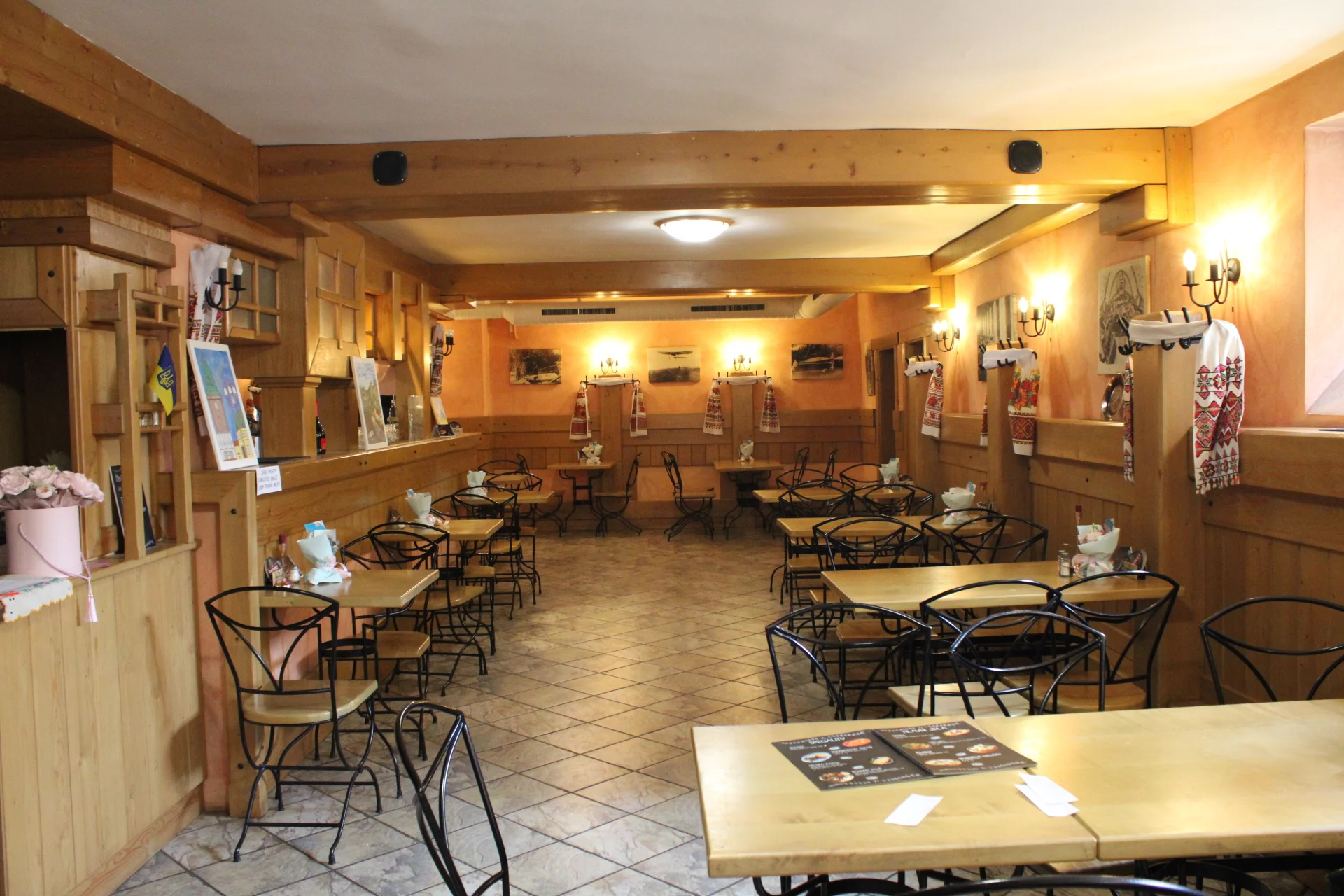 Ukrajina na talíři: degustační menu o 9 chodech pro 2 osoby v tradiční restauraci