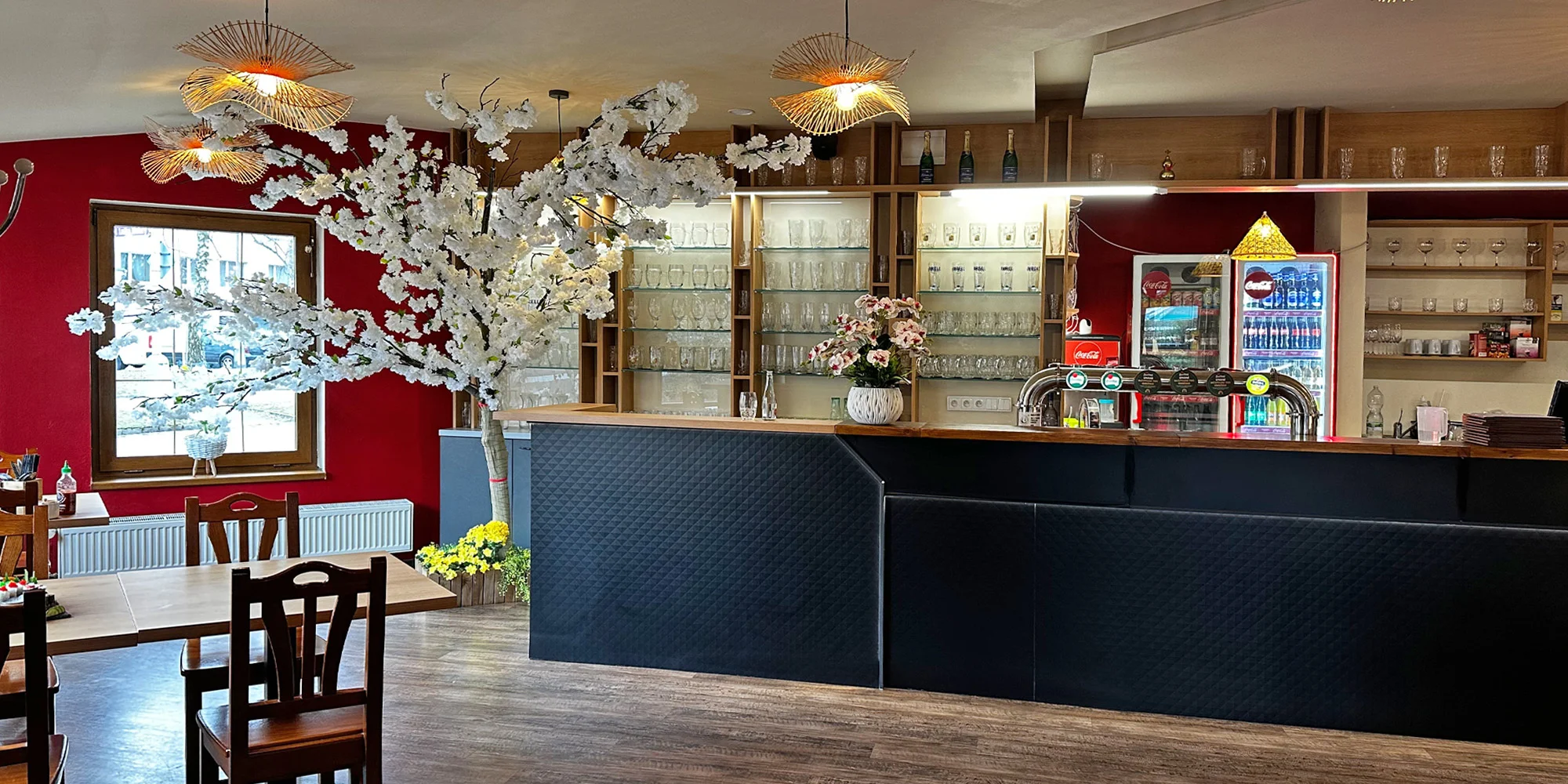 Otevřené vouchery do nové asijské restaurace a sushi baru v Pardubicích: 300-1000 Kč