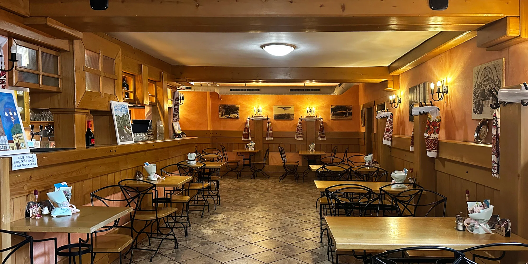 Ukrajina na talíři: degustační menu o 9 chodech pro 2 osoby v tradiční restauraci