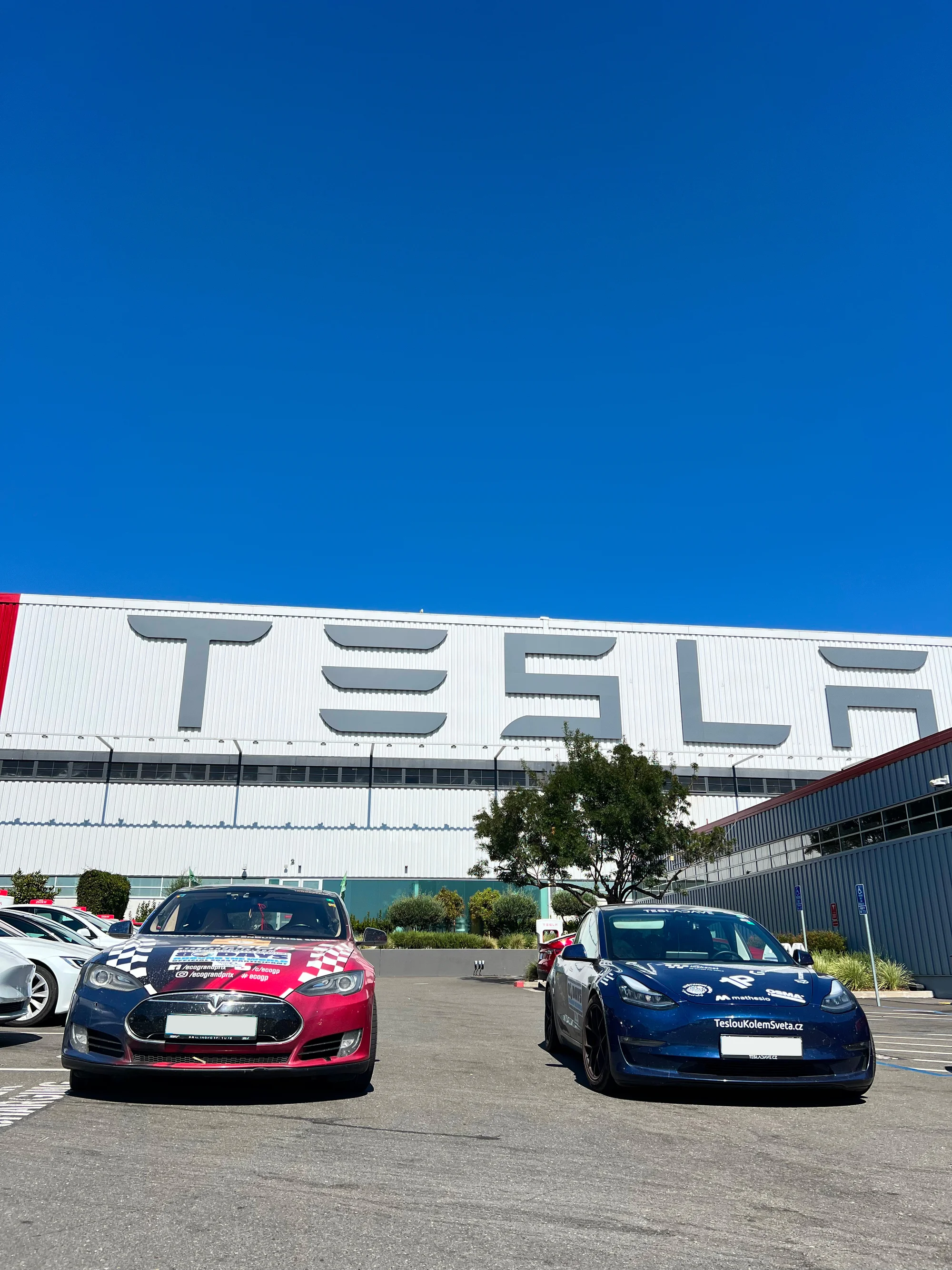 Svezení driftem na polygonu v moderní Tesle 3 Performance: 1 až 20 kol i pro více osob
