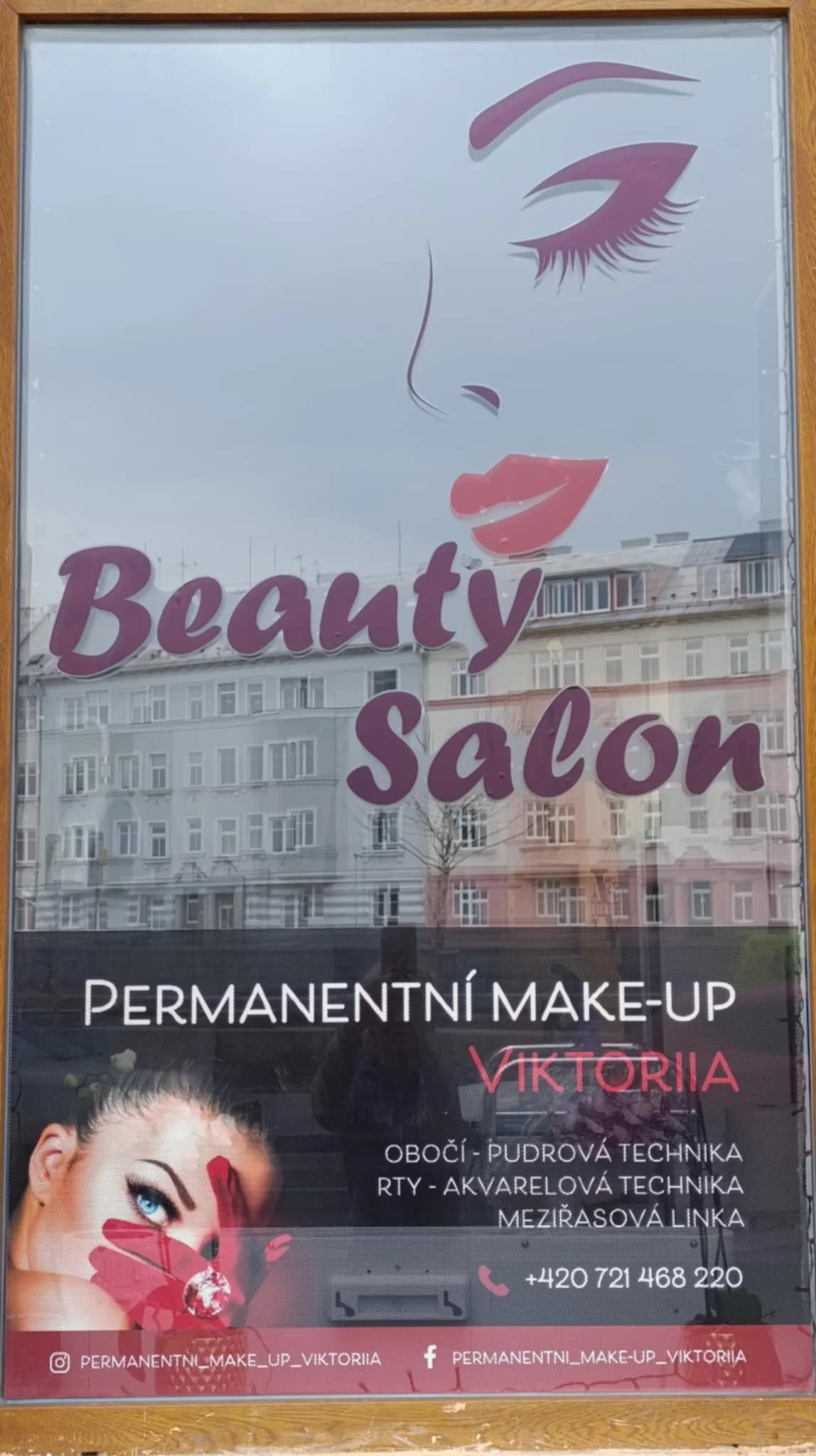 Perfektně nalíčená každý den: permanentní make-up očních linek, rtů i obočí