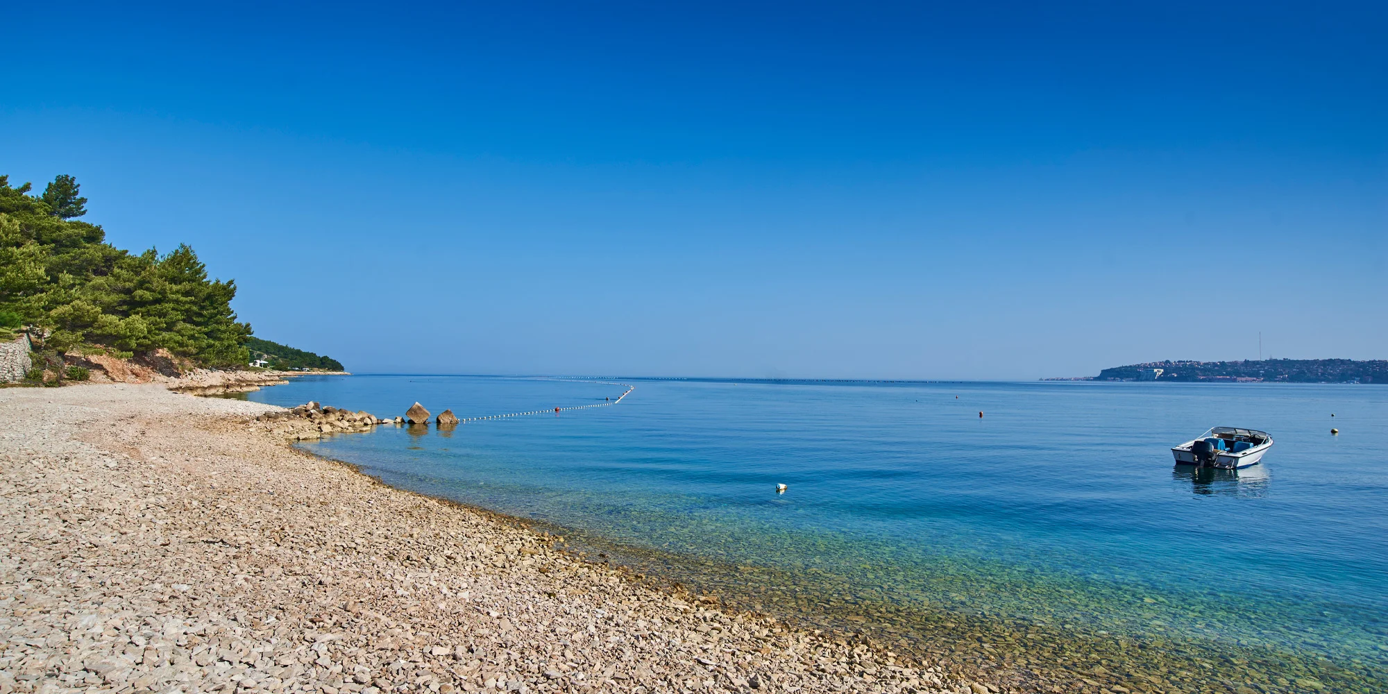 Apartmány na Istrii: jednoduché ubytování u pláže, bez stravy nebo s polopenzí plus