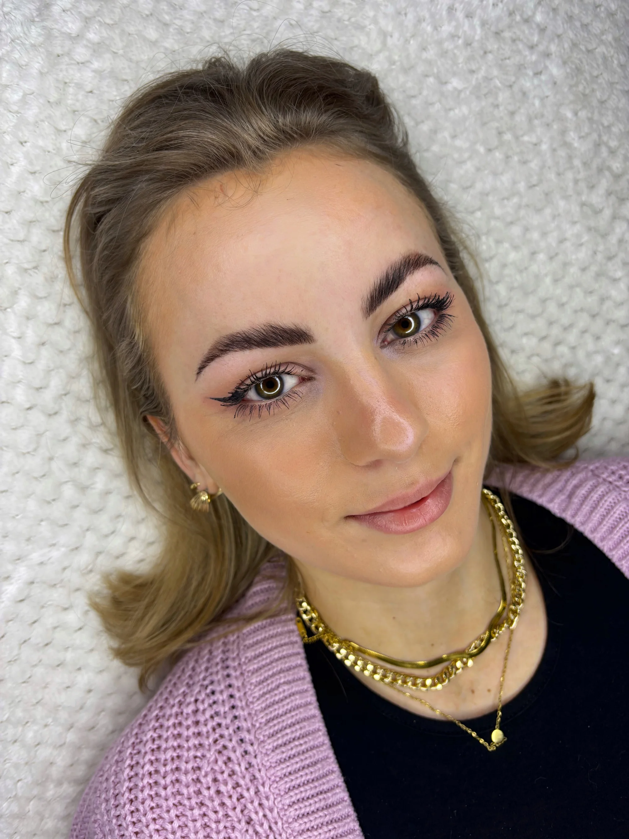 Krásné řasy a obočí: lash lifting a výživa řas i barvení, výživa a úprava obočí