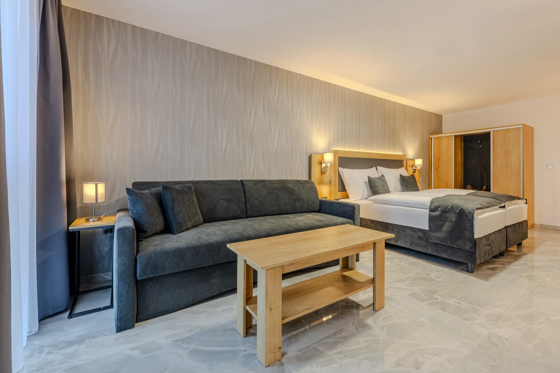 Pobyt v Brandýse nad Labem: moderní hotel i včetně snídaní na pokoj