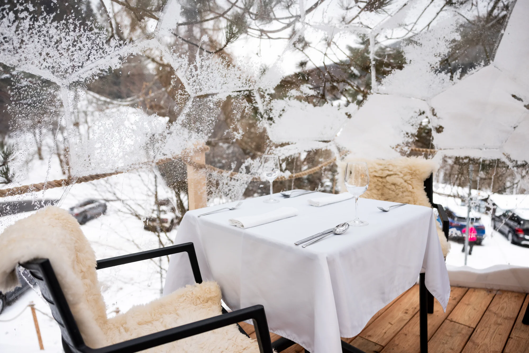 Čtyřchodové menu v iglú restaurace Končina pro 2–6 osob