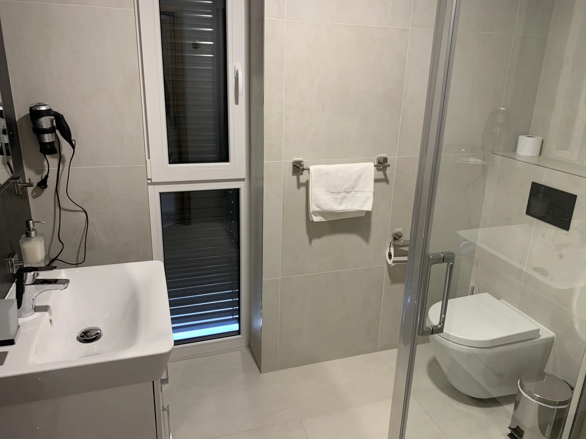 Pobyt v Brandýse nad Labem: moderní hotel i včetně snídaní na pokoj
