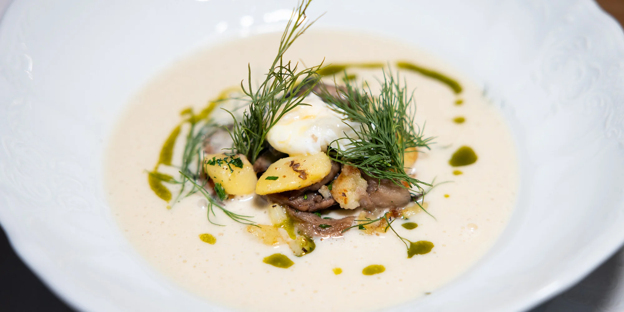Čtyřchodové menu v iglú restaurace Končina pro 2–6 osob