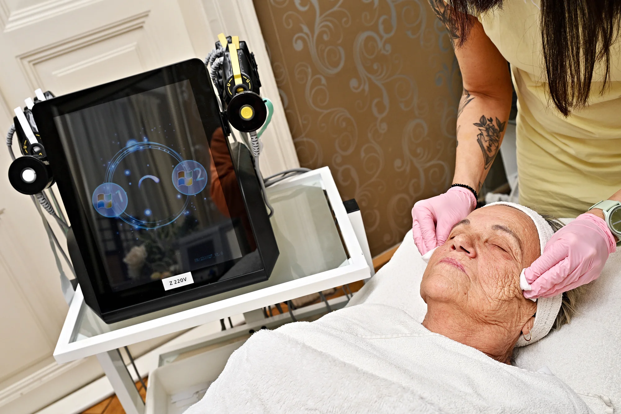 Omládněte o pár let: neinvazivní účinný lifting CPT Thermage nebo EMfacelift