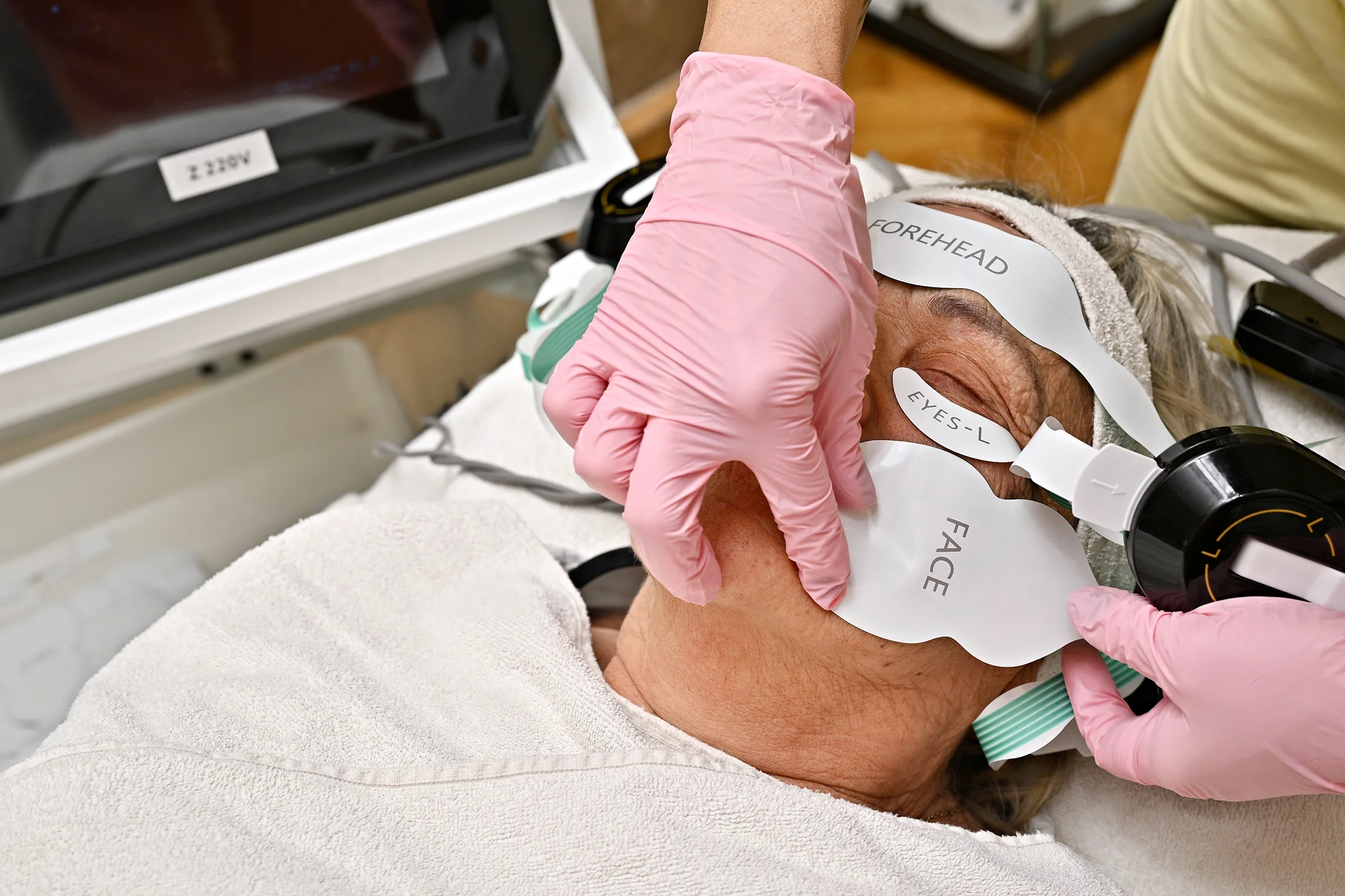 HIFU Ultramage nebo EMfacelift: neinvazivní ošetření obličeje, dekoltu či bříška