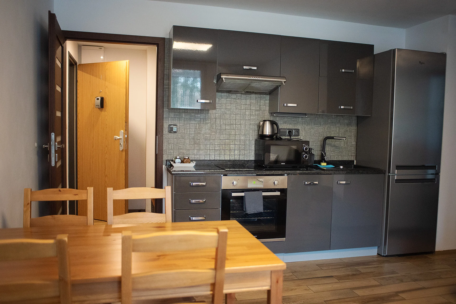 Pohoda a relax v Praze: moderní apartmány u Velké Chuchle, snídaně, wellness