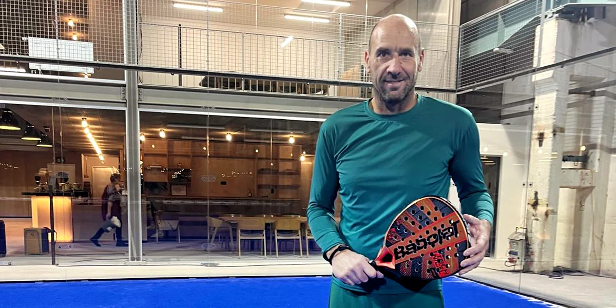 Zahrajte si s legendou Janem Kollerem: 90min. zápas v padelu pro 1–3 osoby