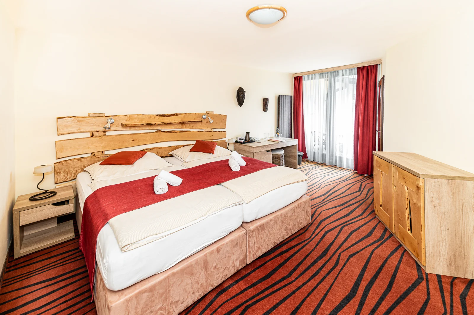 Afrika ve Dvoře Králové: 4* hotel v Safari Parku se snídaní a vstupem do safari