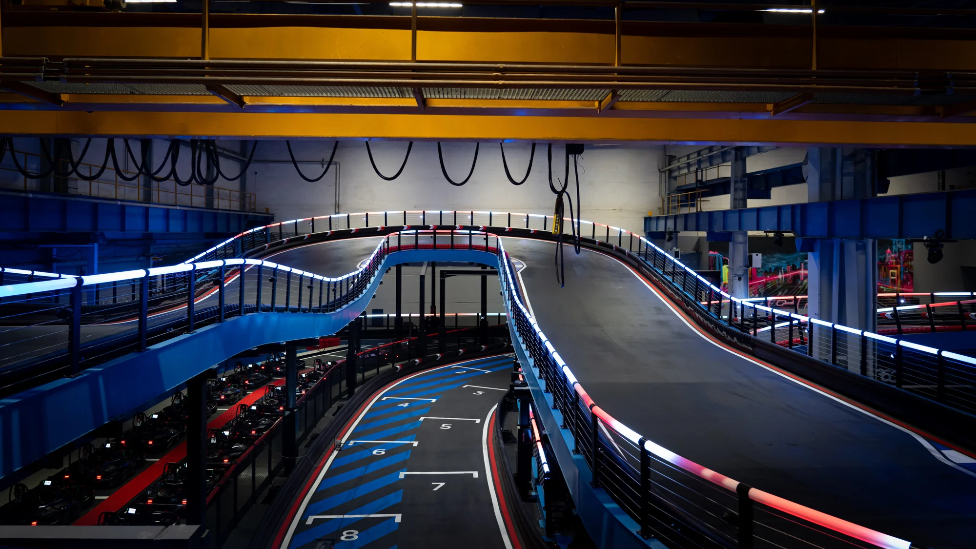 Game of Karts: závod plný akce, volant jako ve formuli a soupeř v zaměřovači