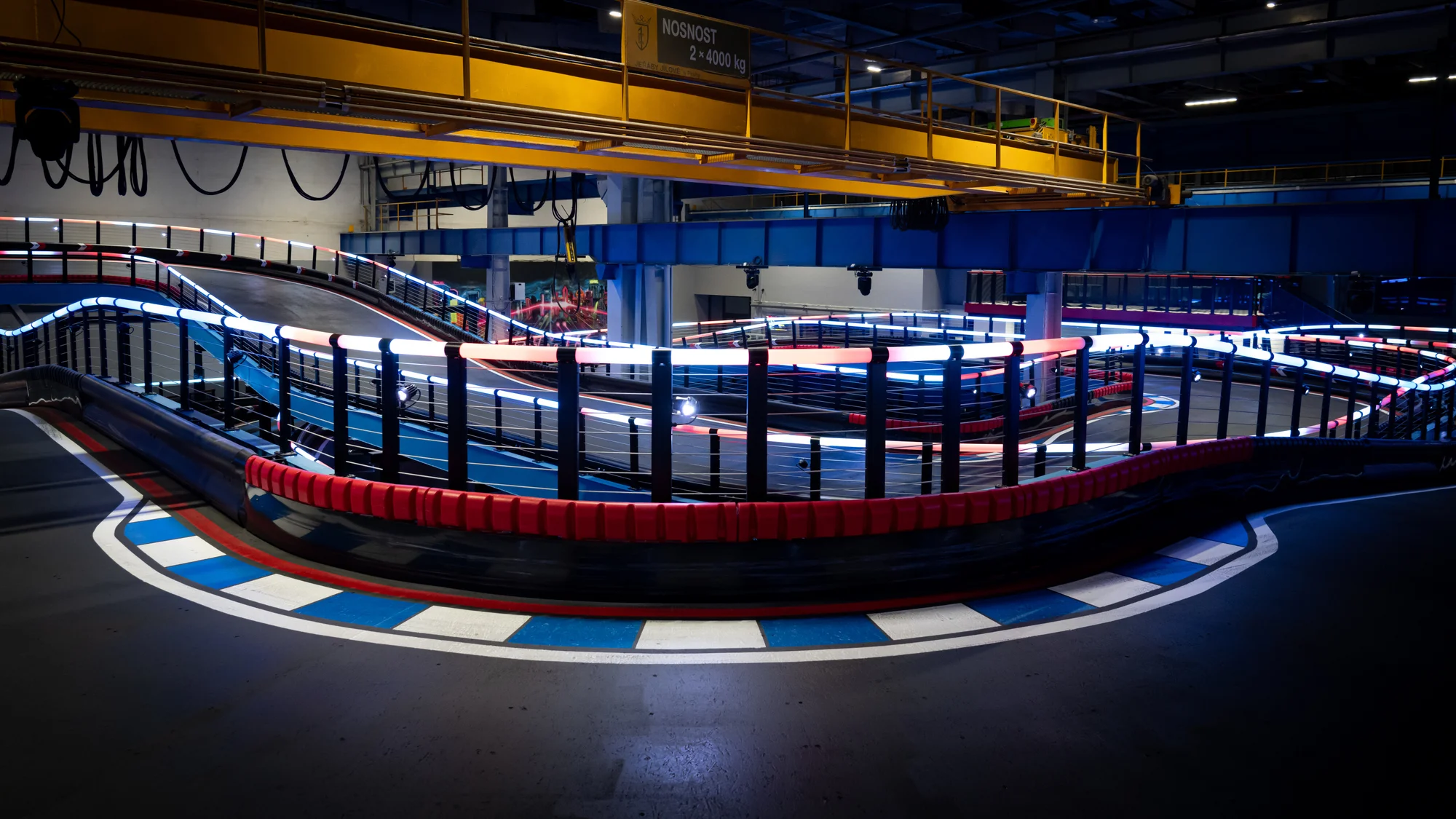 Game of Karts: závod plný akce, volant jako ve formuli a soupeř v zaměřovači