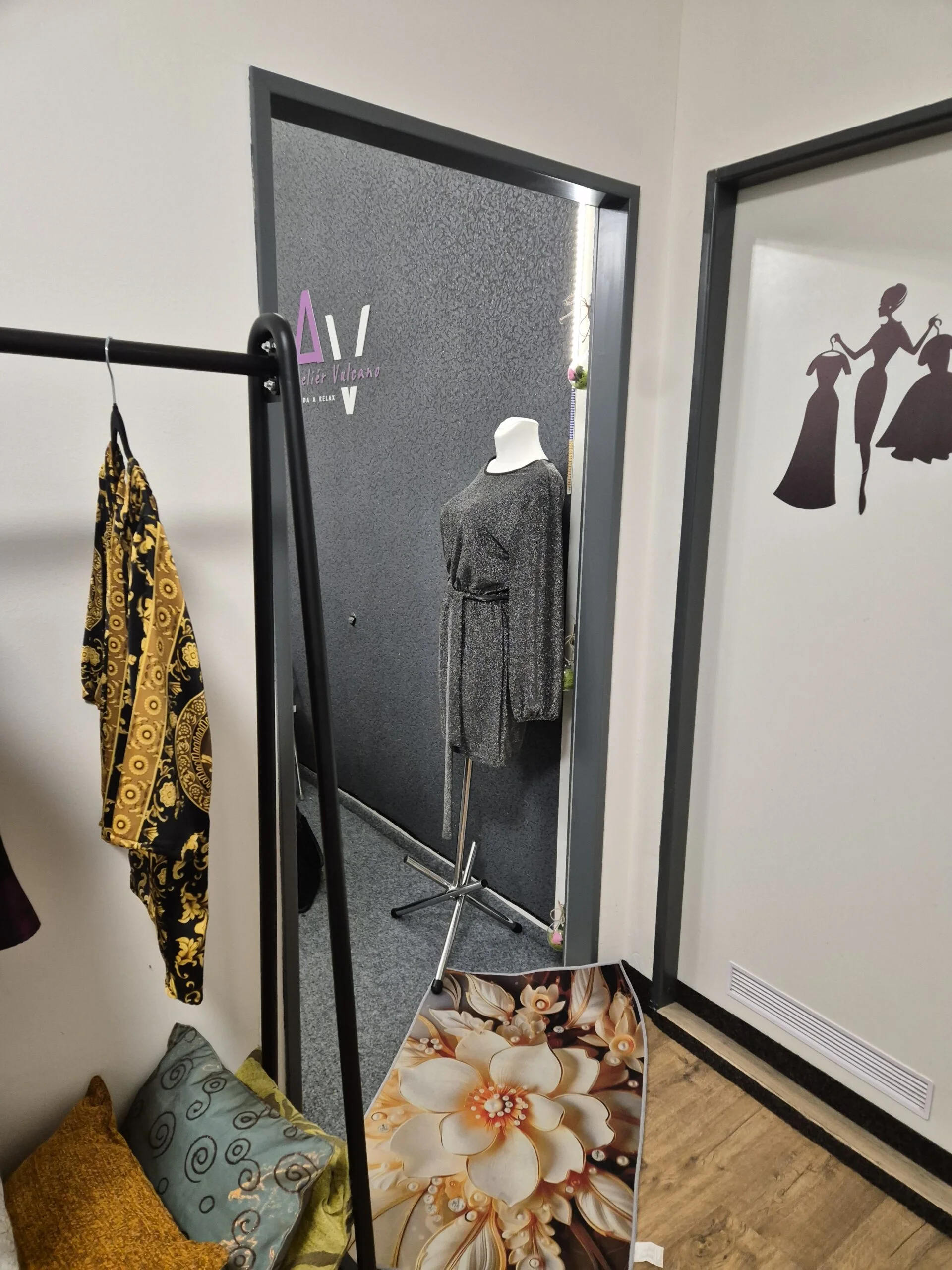 Proměna v andělskou ženu: profesionální líčení, styling a fotografie v Ateliéru Vulcano