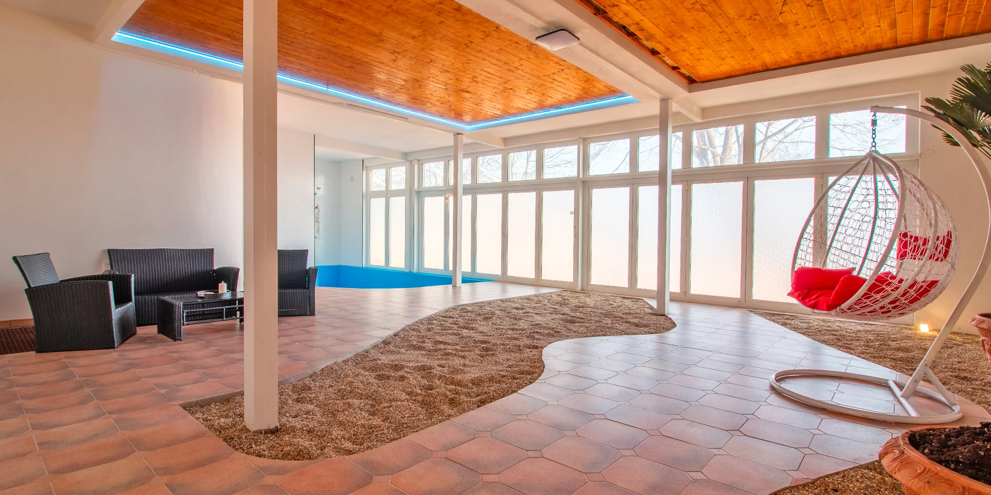 Romantika na jižní Moravě: moderní pokoje s vlastní vířivkou, bazén a sauna