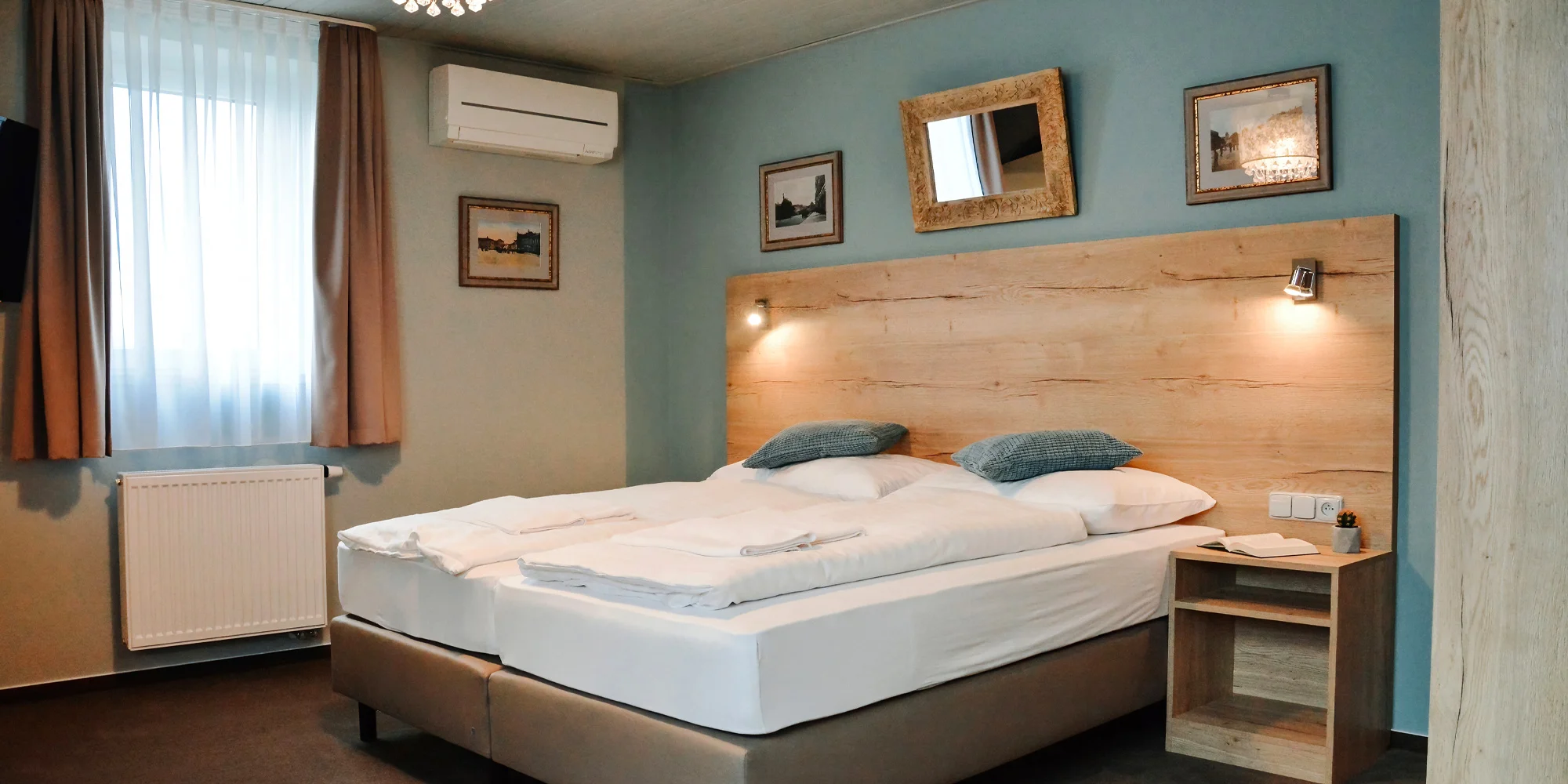 Český ráj to na pohled: hotel v historickém centru Mladé Boleslavi, snídaně, výlety