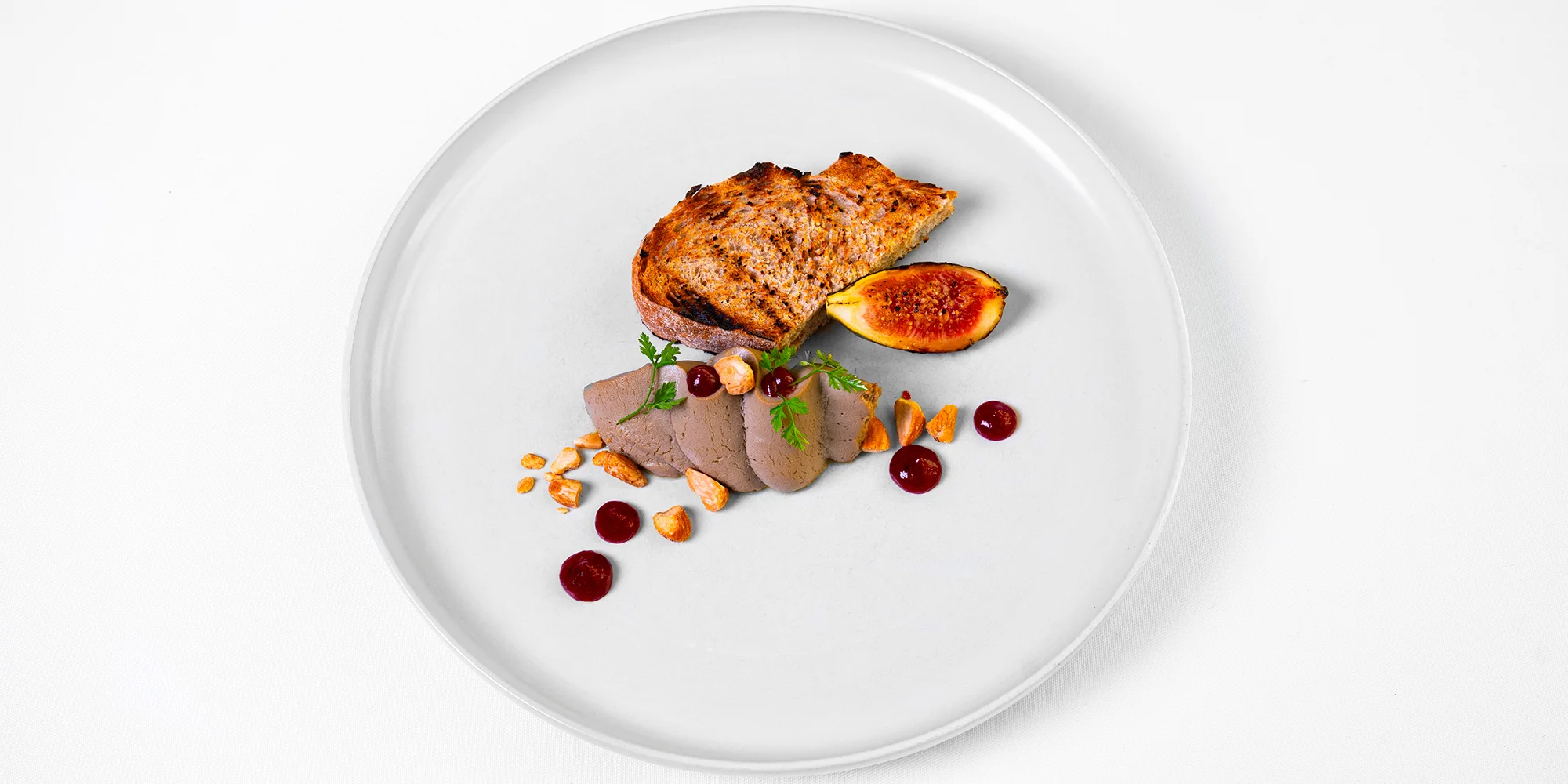 Degustační menu v klasicistním zámečku i vstup do wellness pro 2 osoby