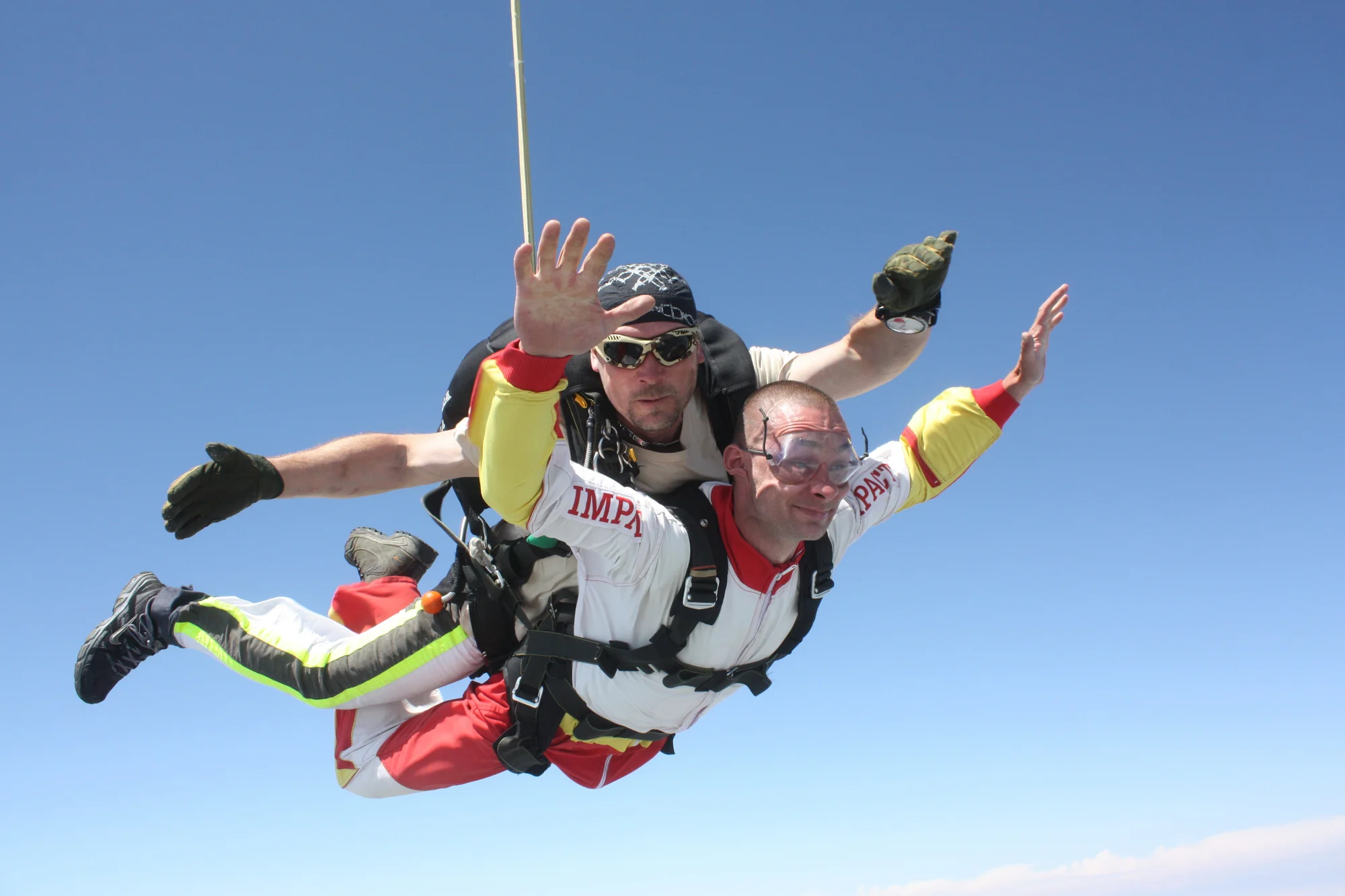 Tandemový seskok s padákem z výšky 3 200 m i vč. videozáznamu