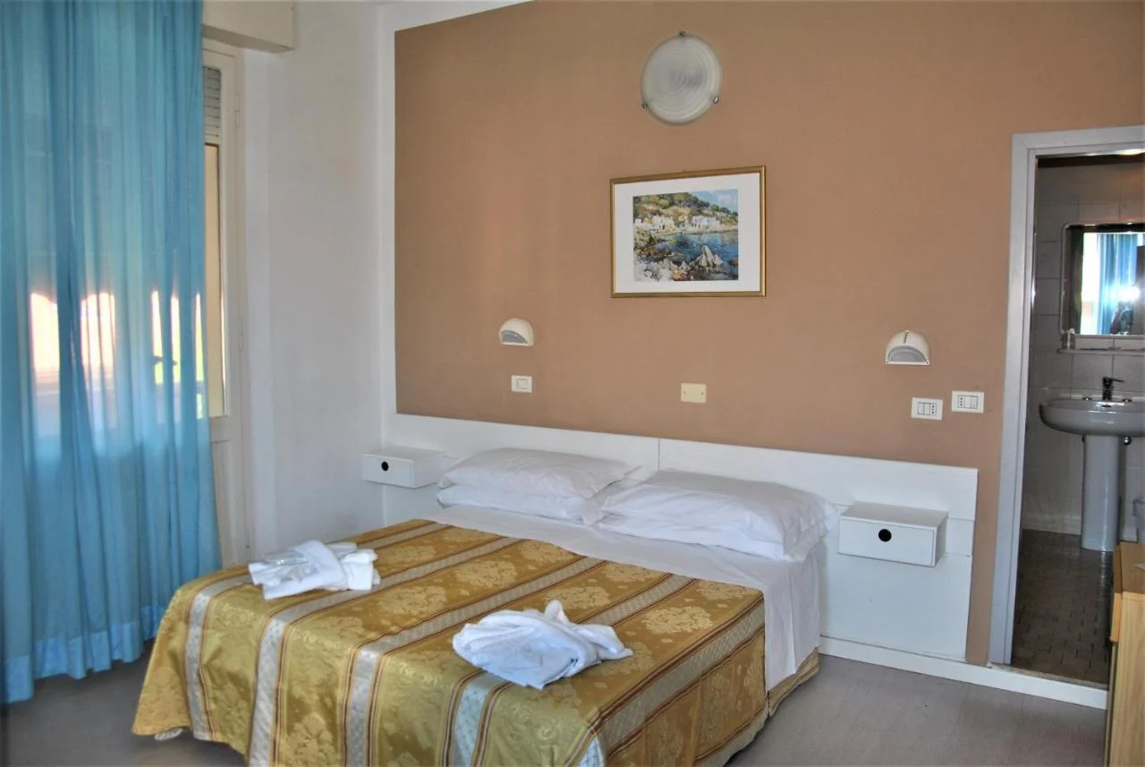 3* hotel v Rimini u moře: snídaně, polopenze či plná penze