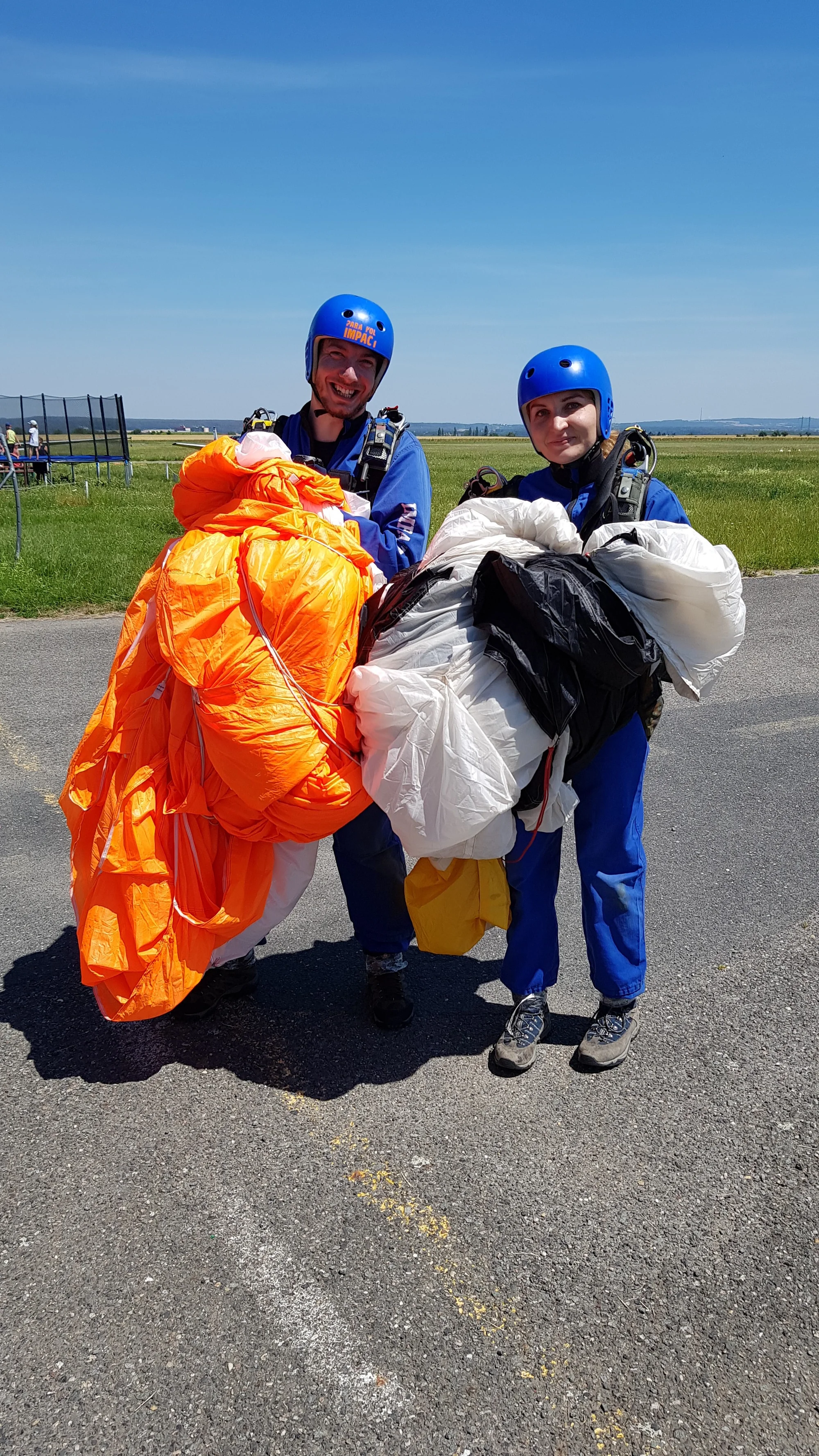 Tandemový seskok s padákem z výšky 3 200 m i vč. videozáznamu