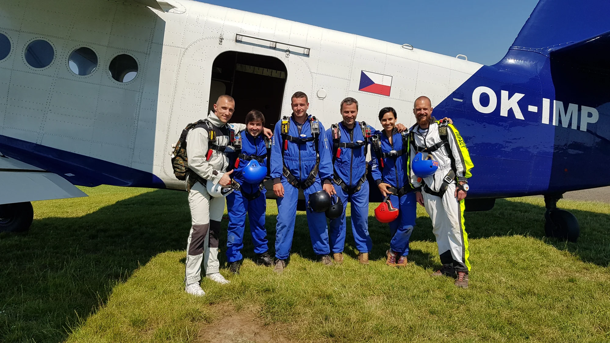 Tandemový seskok s padákem z výšky 3 200 m i vč. videozáznamu