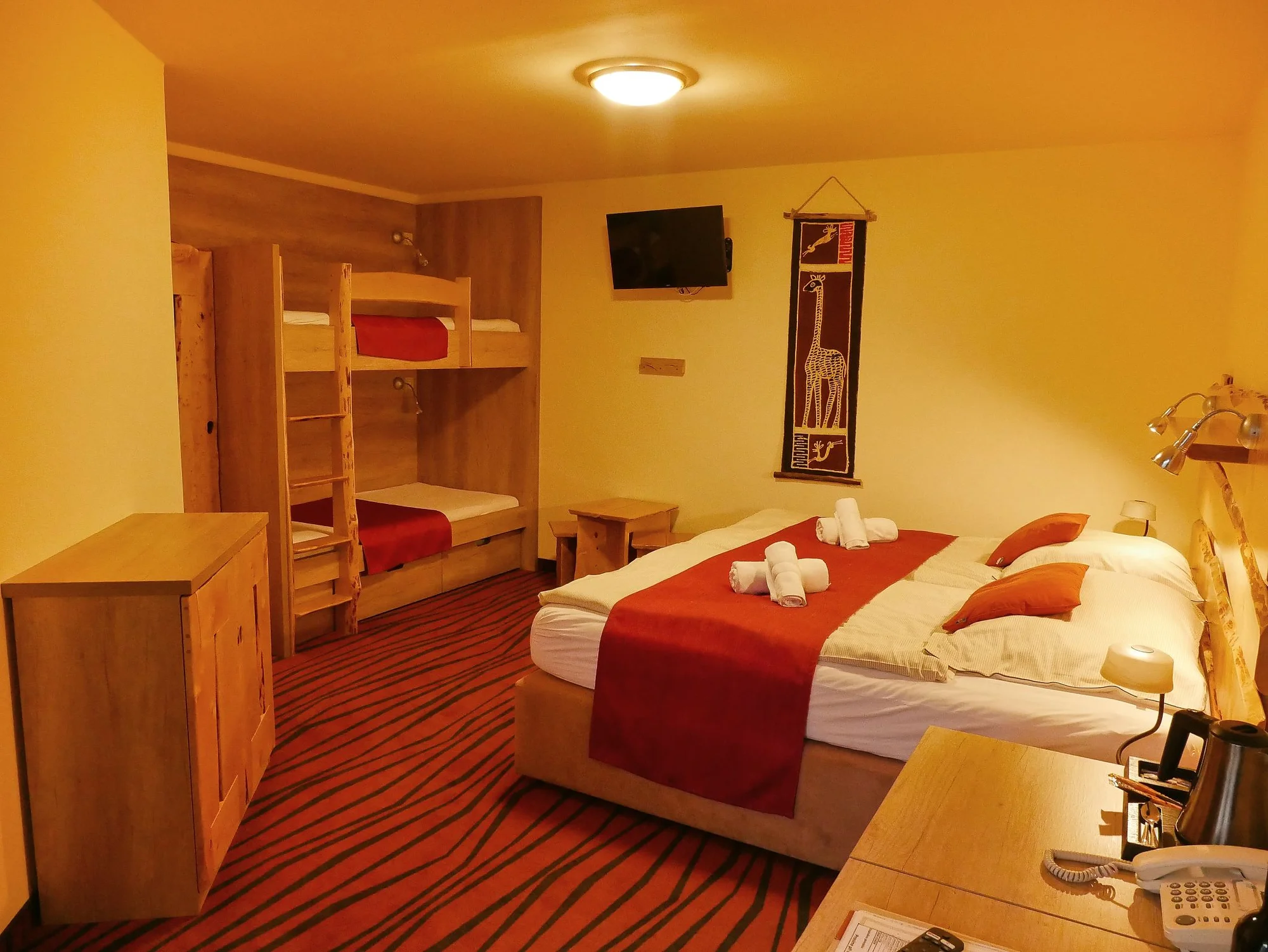 Afrika ve Dvoře Králové: 4* hotel v Safari Parku se snídaní a vstupem do safari