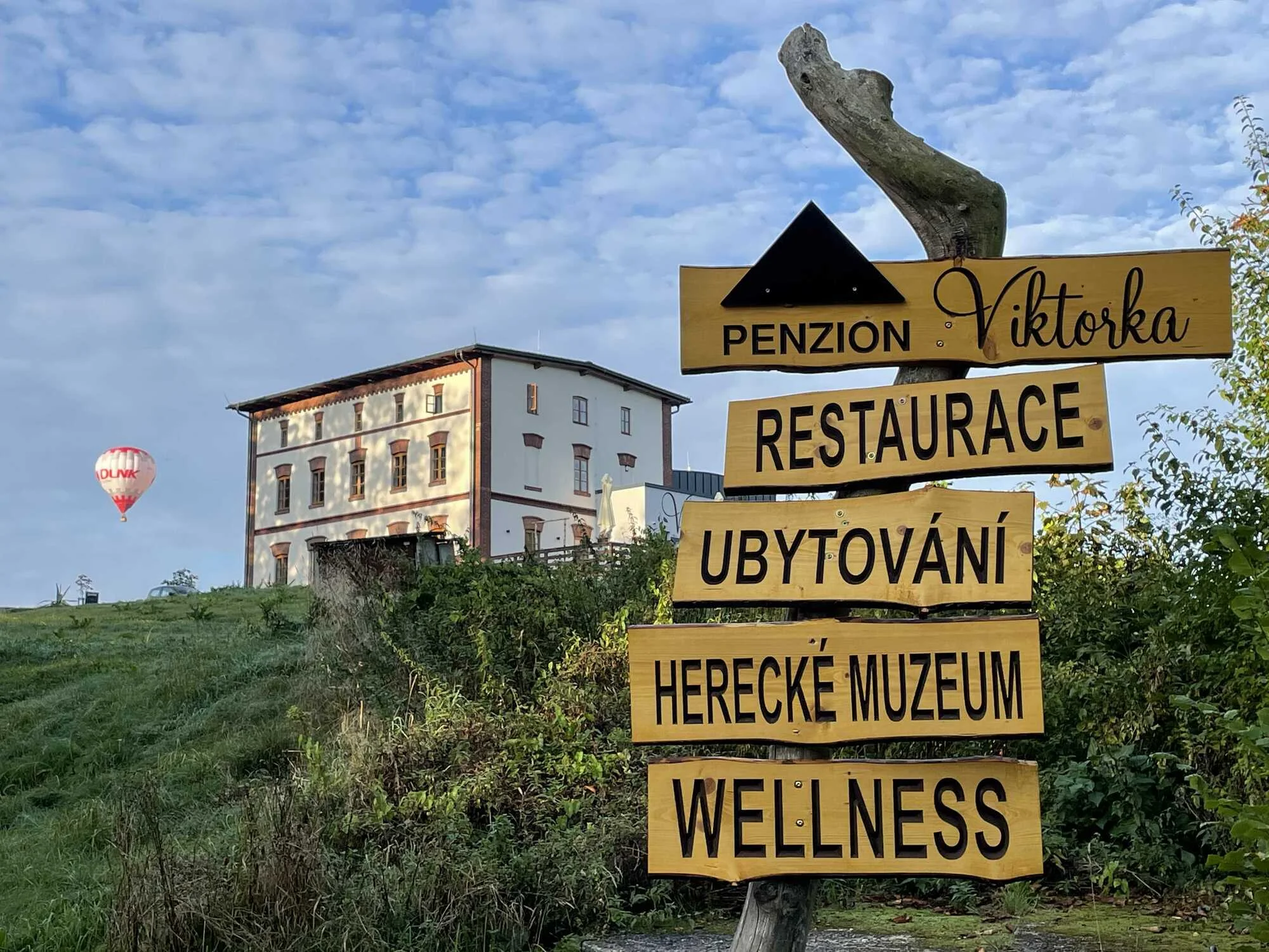 Venkovská idyla v rodinném penzionu v Babiččině údolí: snídaně i privátní wellness