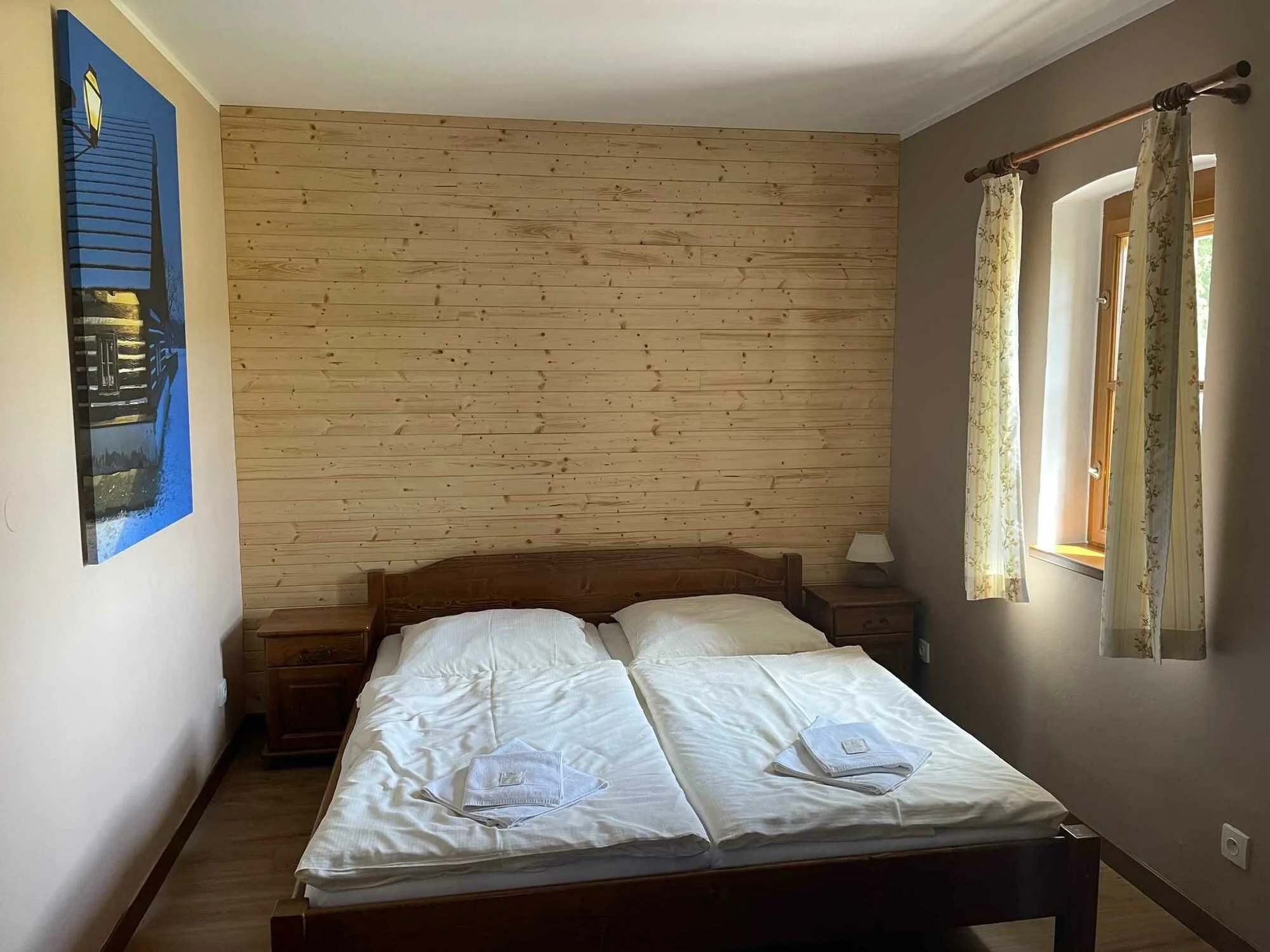 Venkovská idyla v rodinném penzionu v Babiččině údolí: snídaně i privátní wellness