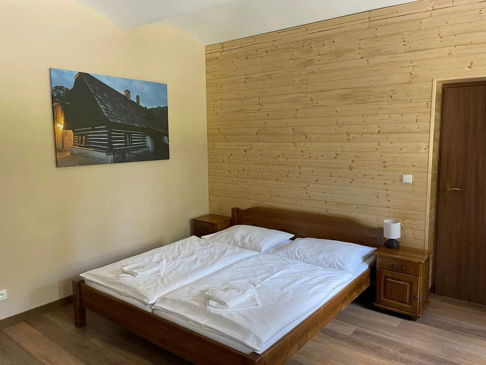 Venkovská idyla v rodinném penzionu v Babiččině údolí: snídaně i privátní wellness