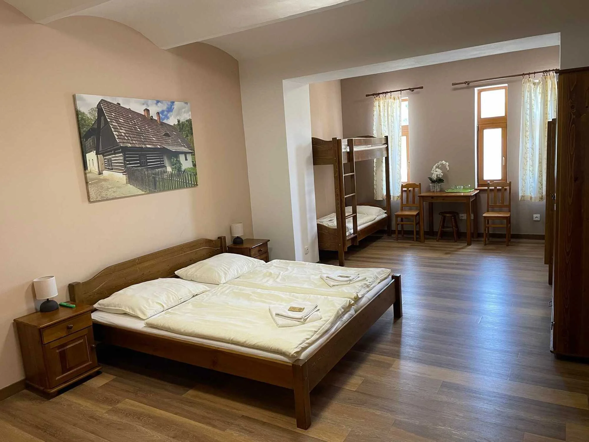 Venkovská idyla v rodinném penzionu v Babiččině údolí: snídaně i privátní wellness