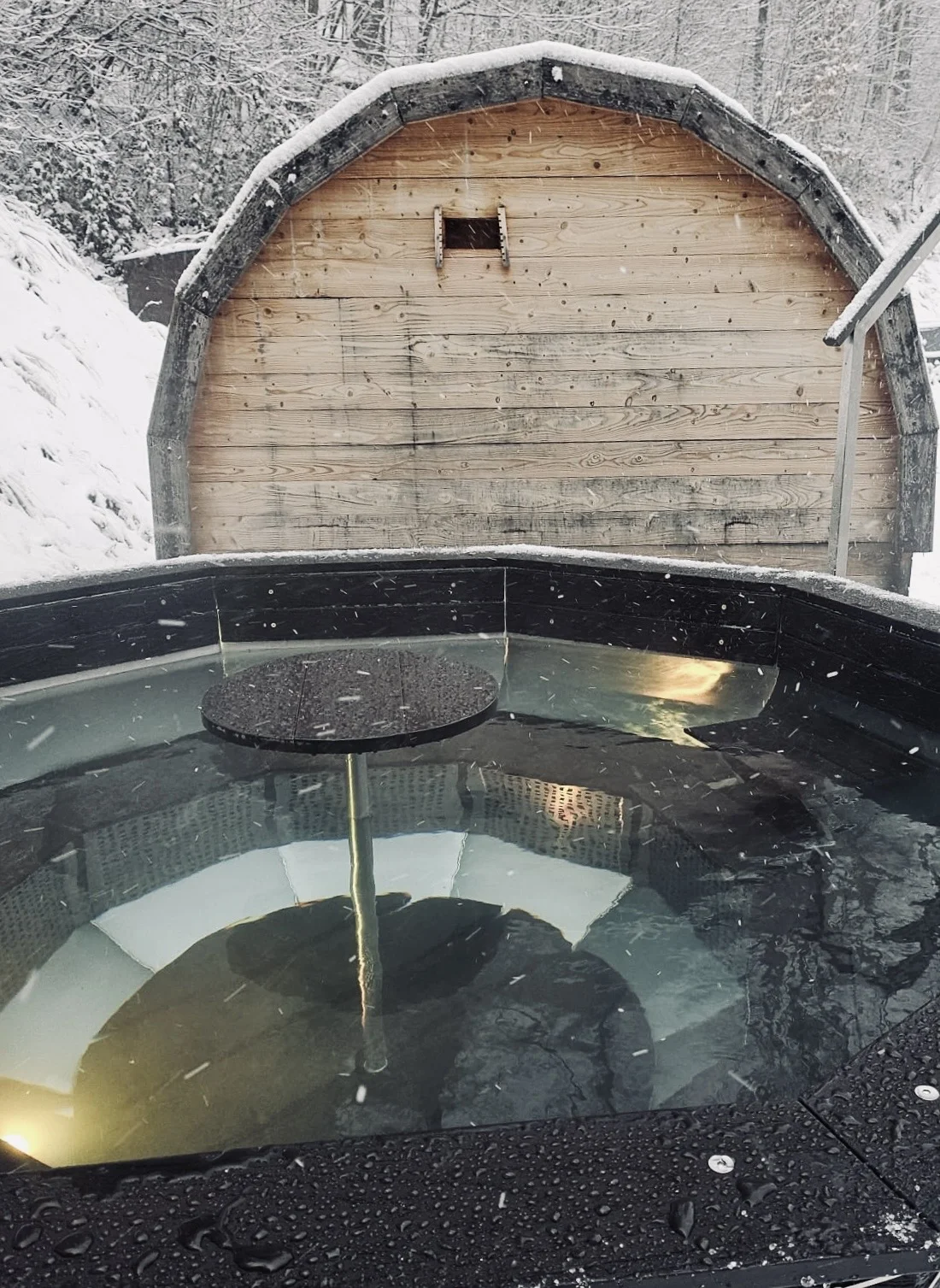 Lázeňské město Duszniki Zdrój blízko českých hranic: moderní hotel s wellness a polopenzí