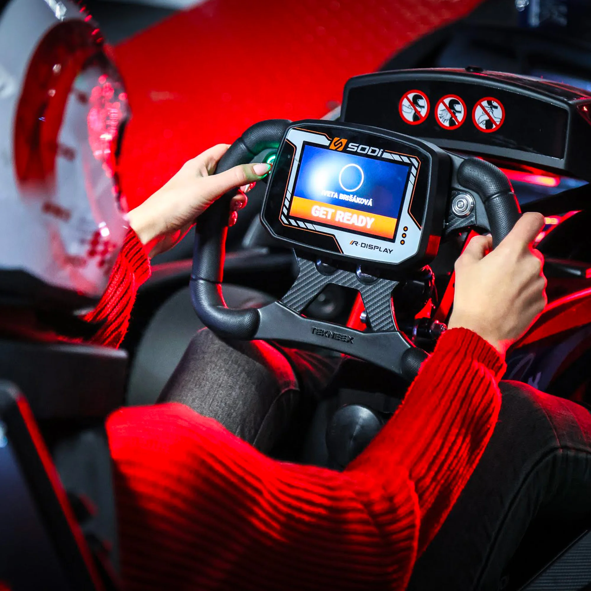 Game of Karts: závod plný akce, volant jako ve formuli a soupeř v zaměřovači