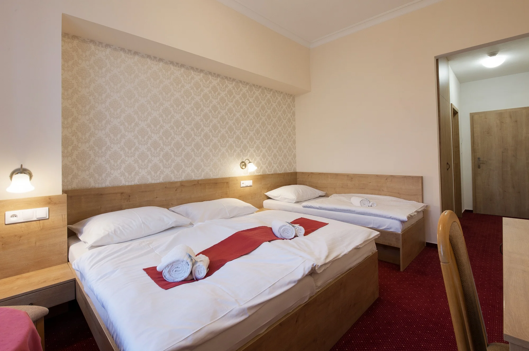 Pobyt v Telči v hotelu na náměstí: všední dny i víkendy, polopenze, víno i káva