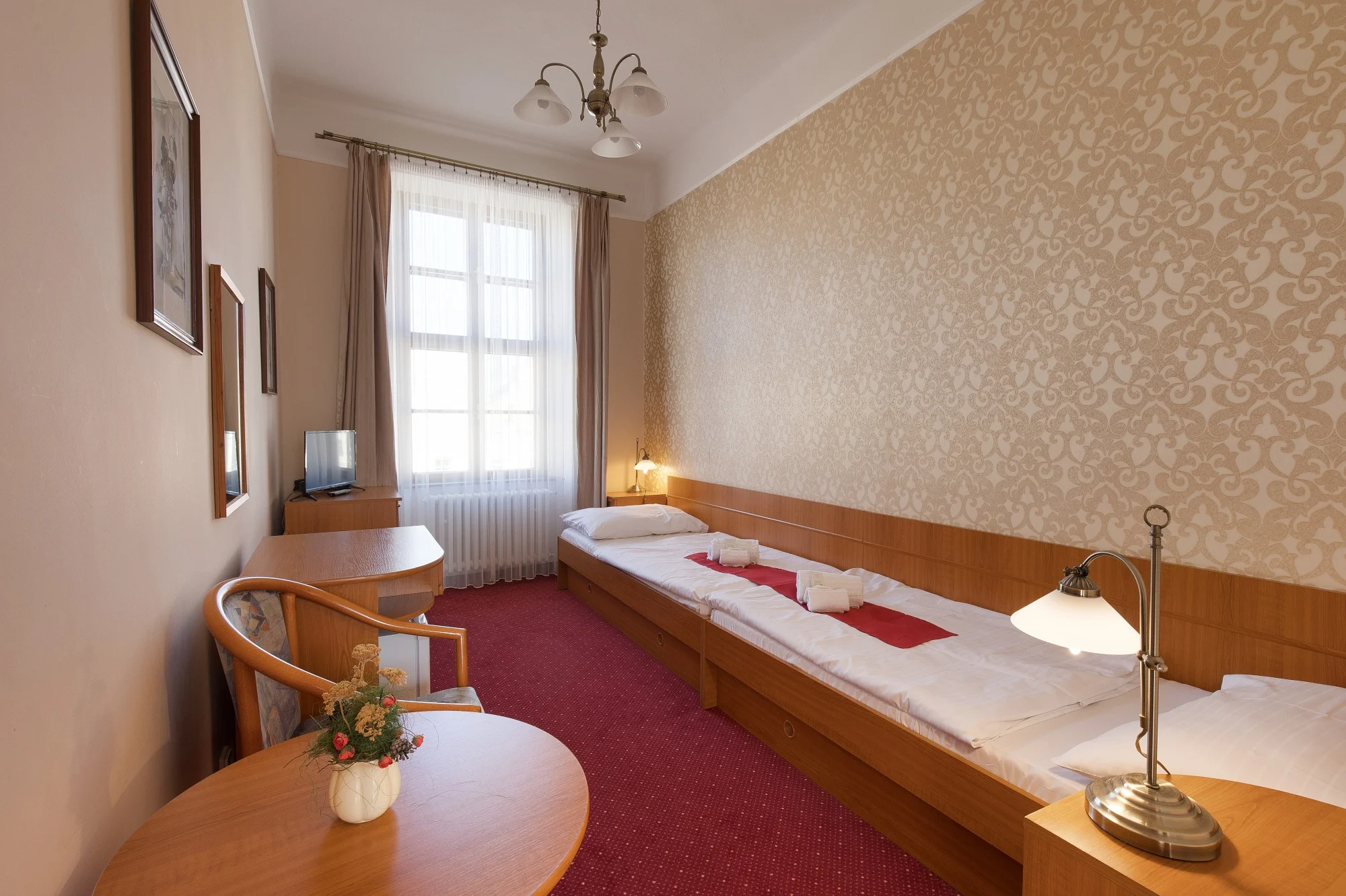 Pobyt v Telči v hotelu na náměstí: všední dny i víkendy, polopenze, víno i káva