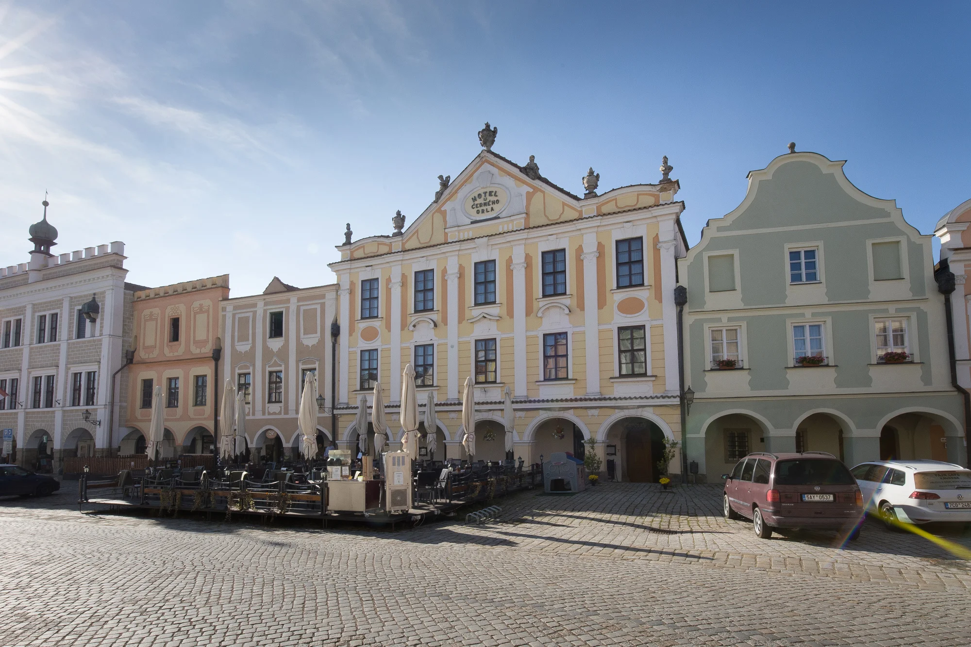 Pobyt v Telči v hotelu na náměstí: všední dny i víkendy, polopenze, víno i káva
