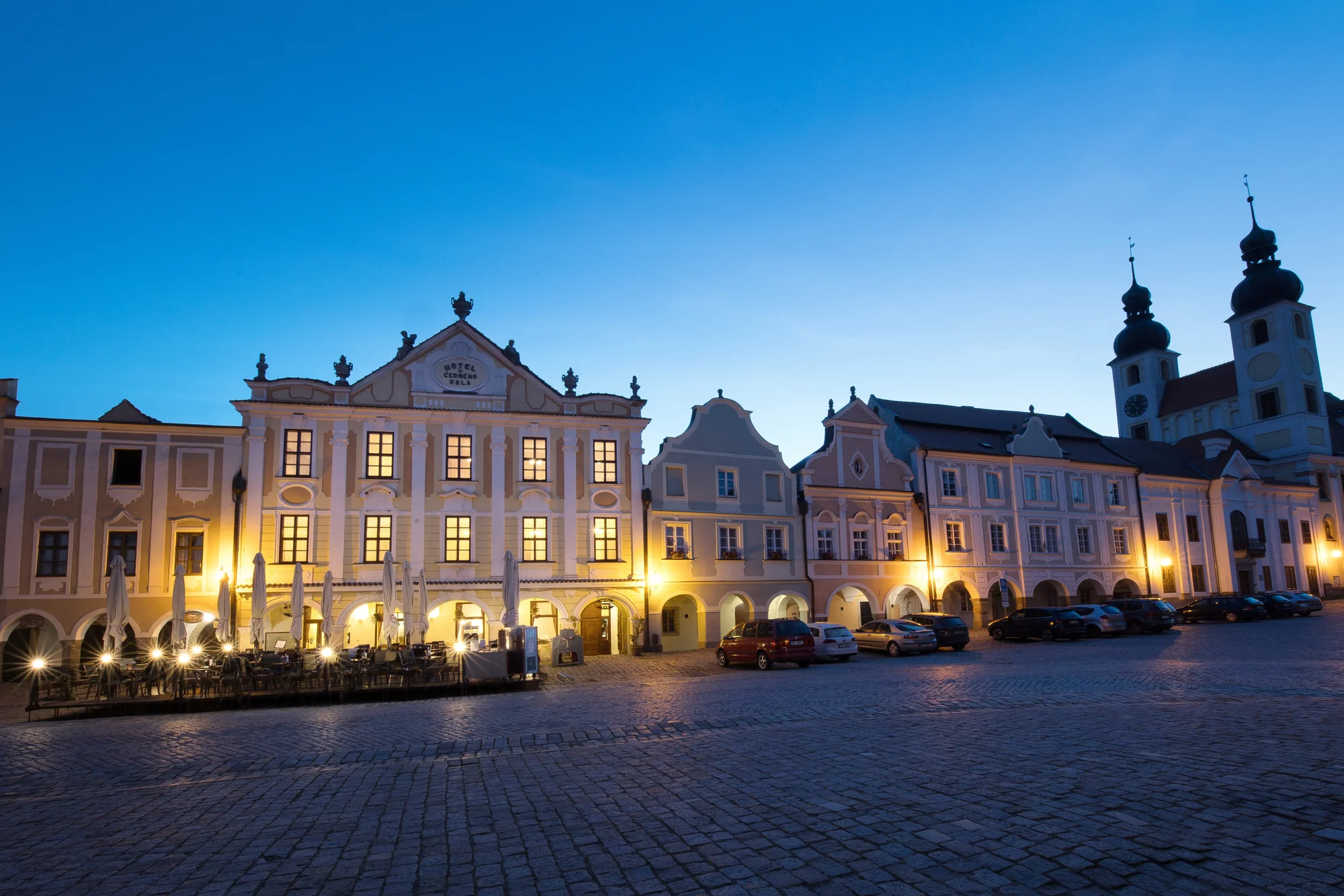 Pobyt v Telči v hotelu na náměstí: všední dny i víkendy, polopenze, víno i káva