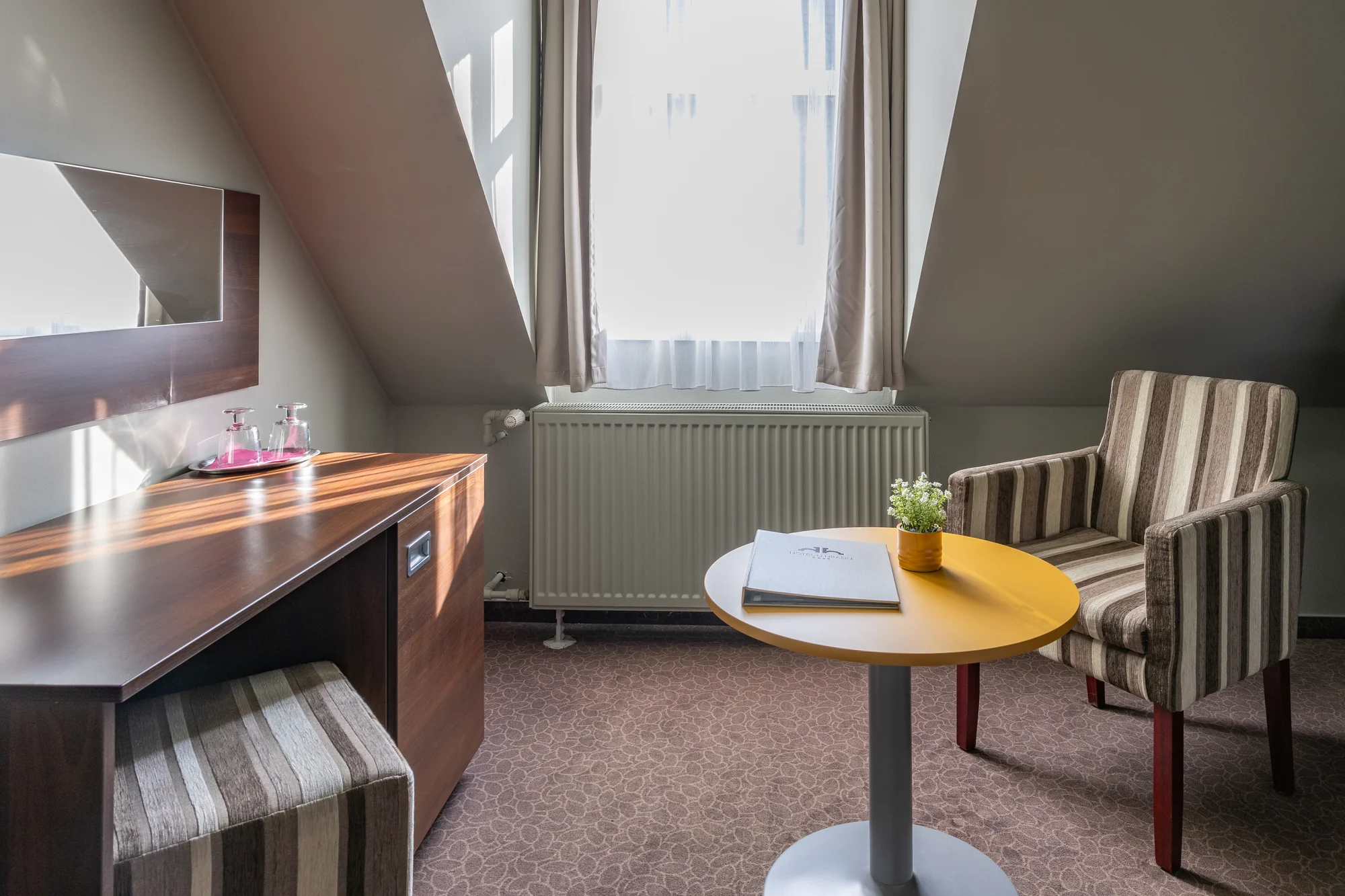 Český ráj to na pohled: hotel v historickém centru Mladé Boleslavi, snídaně, výlety