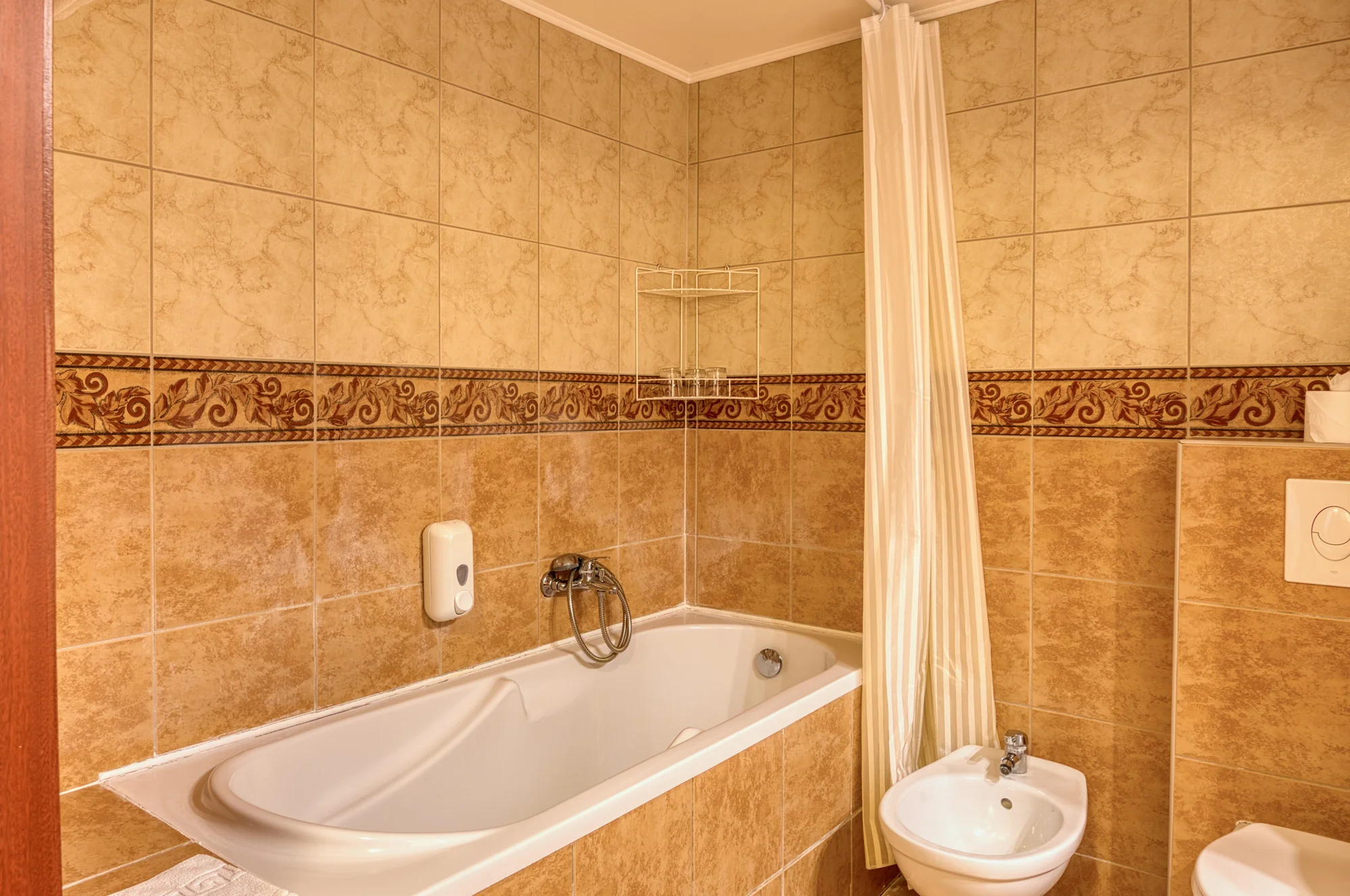 Relax u Ostřihomi: polopenze, wellness s bazény a saunami, Xbox herna i welcome drink