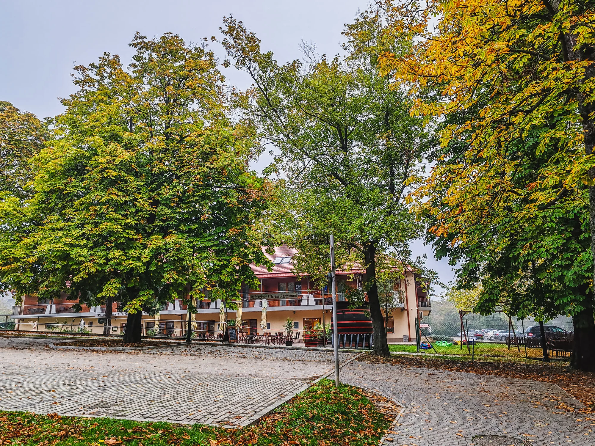 Relax u Balatonu: hotel, wellness, snídaně a výlety po vinařské oblasti