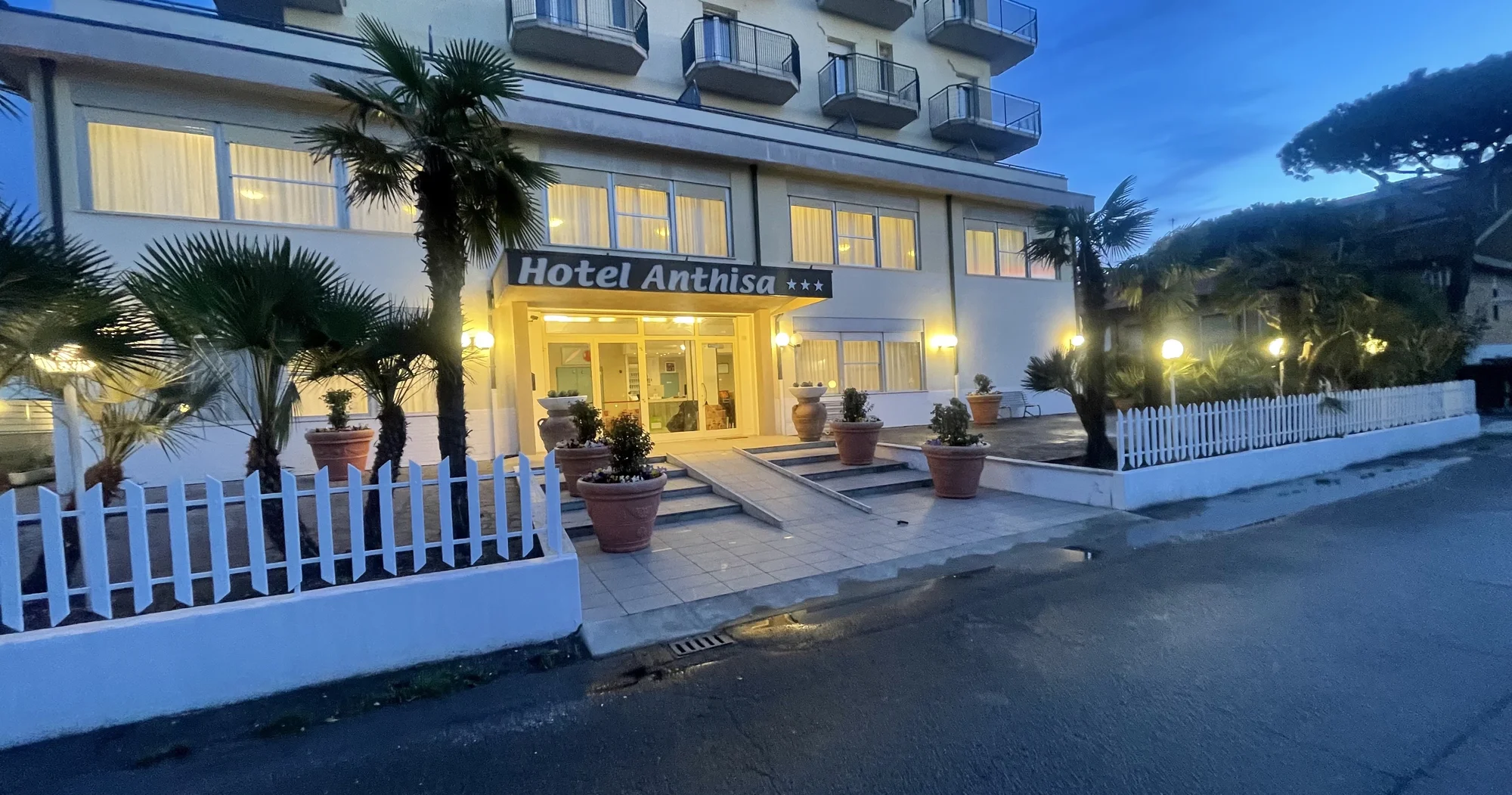 Italské prázdniny v letovisku Lido di Savio: 3* hotel 70 metrů od pláže, plná penze