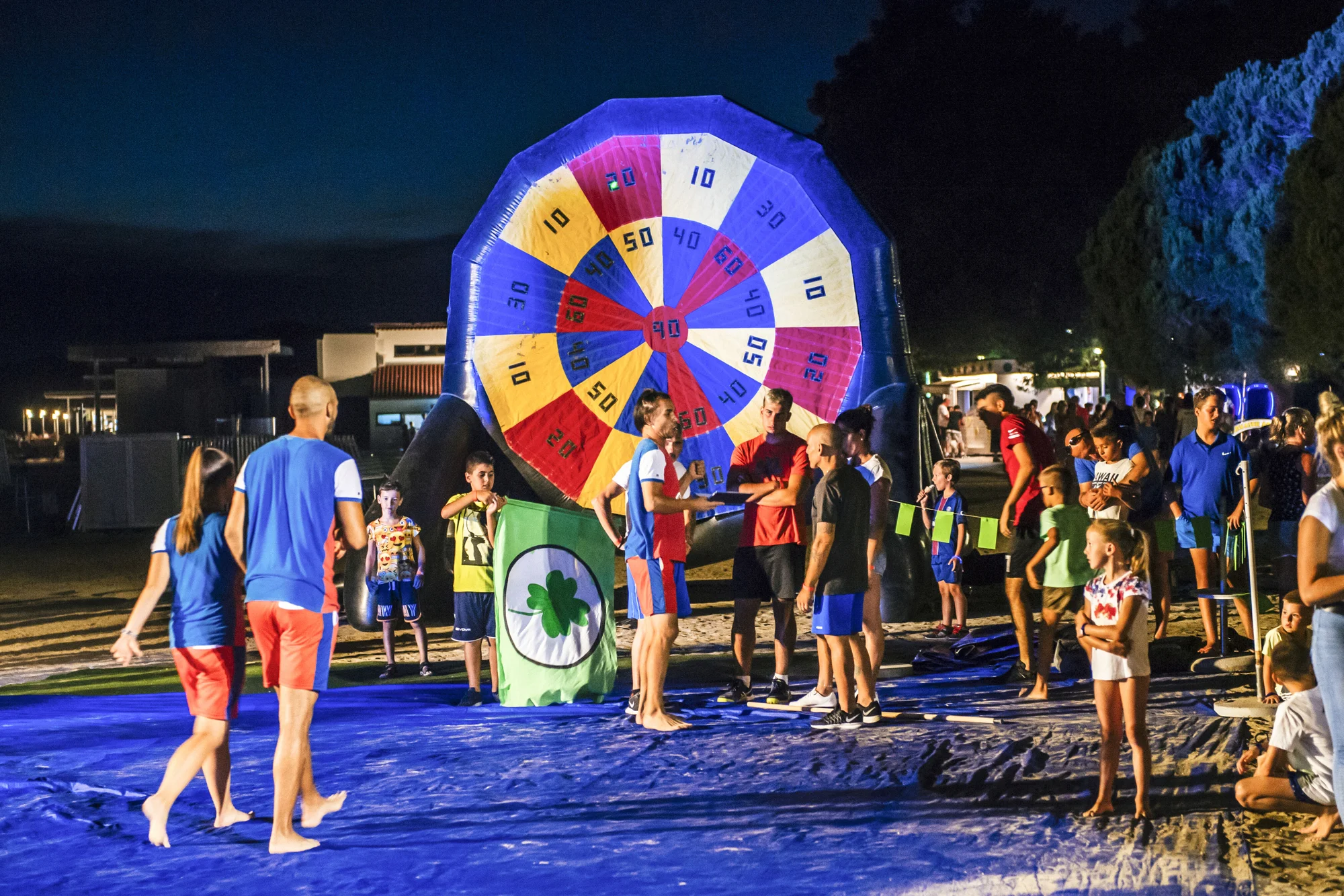 Prázdninový areál v Chorvatsku: studio či apartmán až pro 5 os., pláž a bazénový komplex