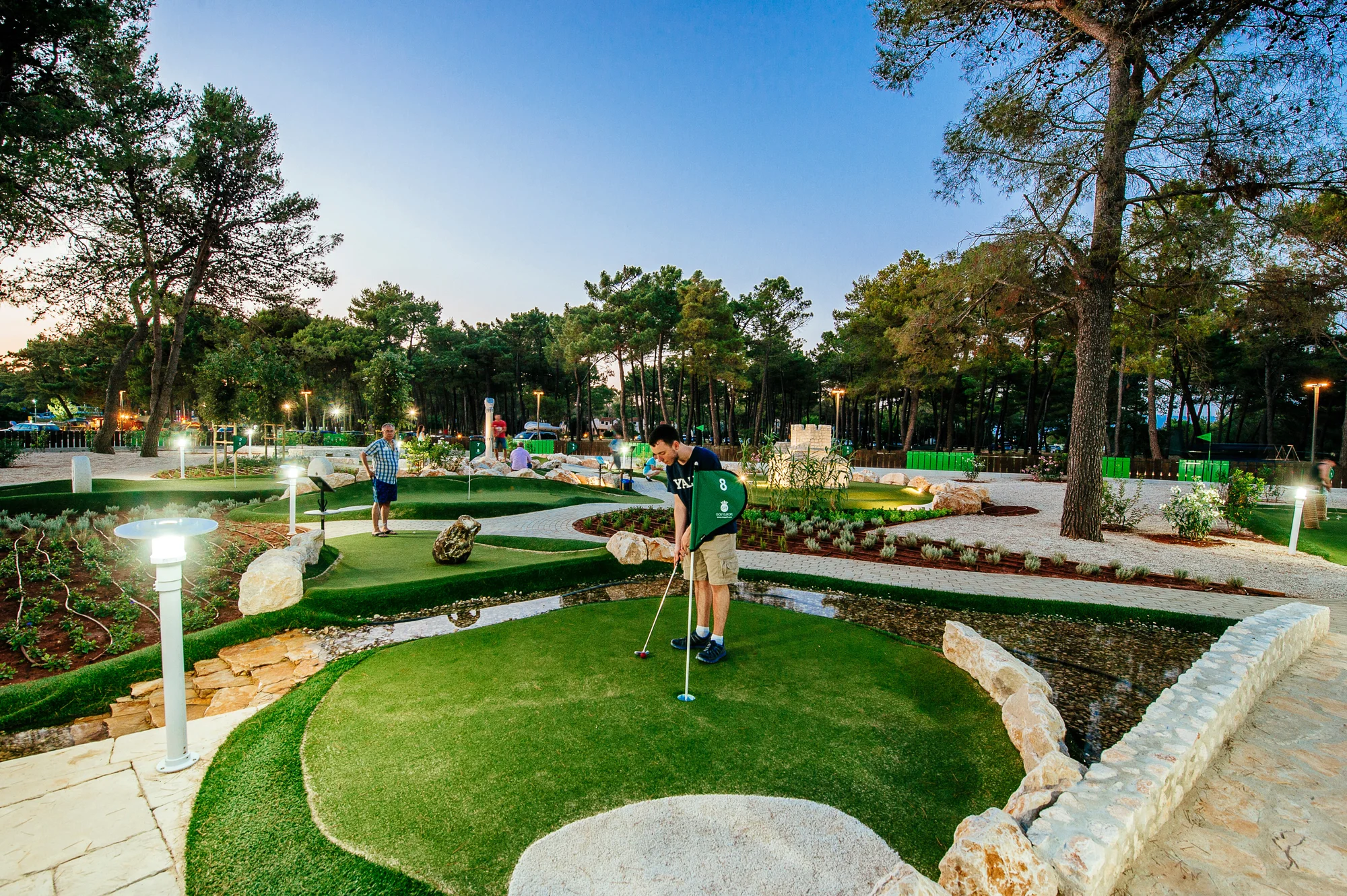 Prázdninový areál v Chorvatsku: studio či apartmán až pro 5 os., pláž a bazénový komplex