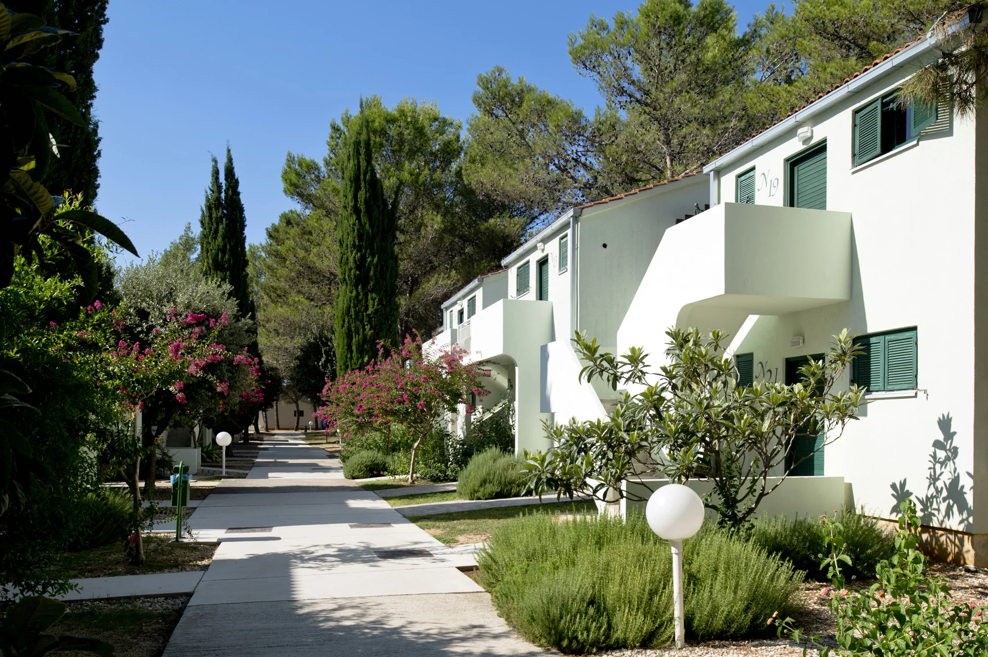 Prázdninový areál v Chorvatsku: studio či apartmán až pro 5 os., pláž a bazénový komplex