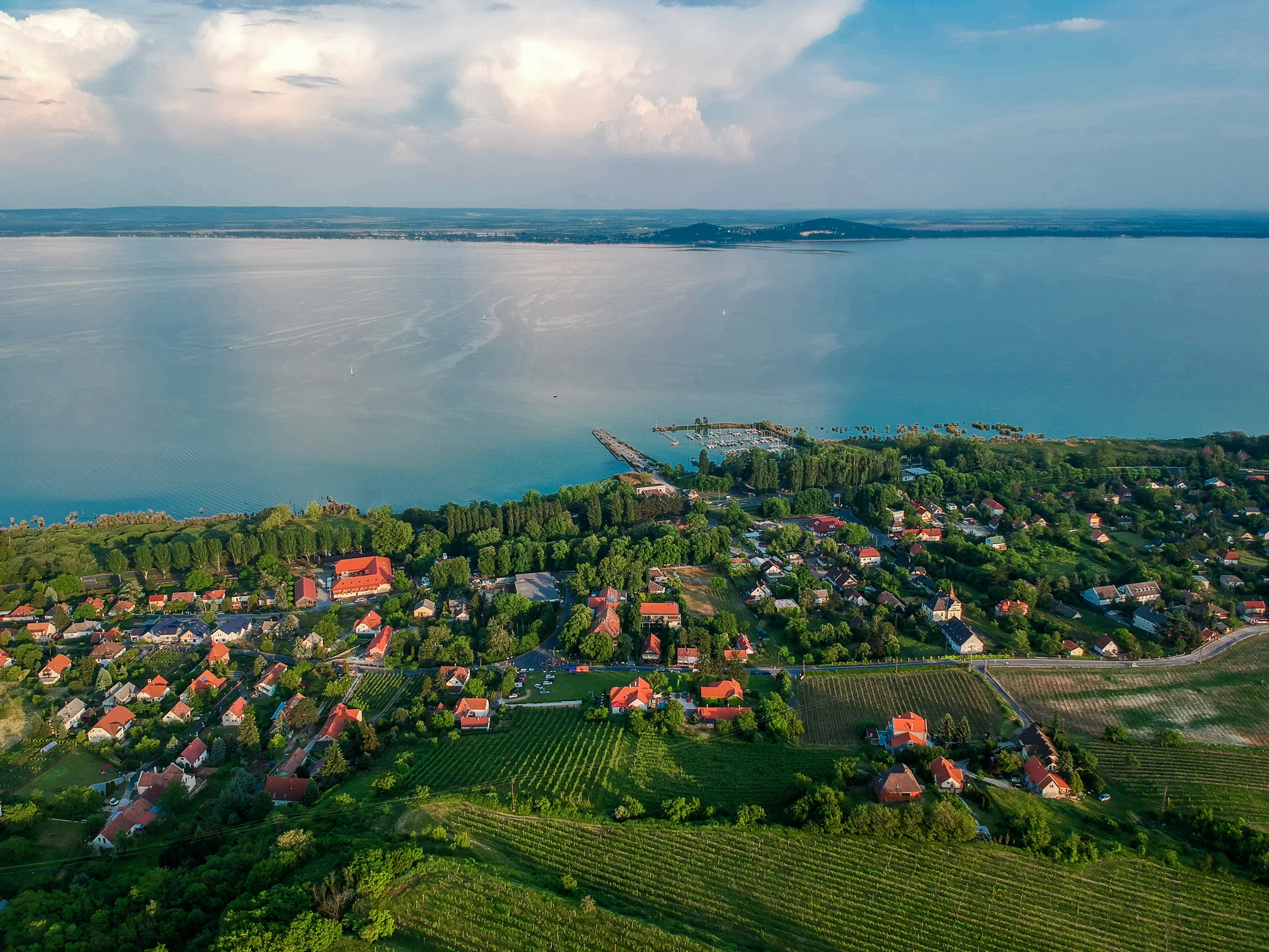 Relax u Balatonu: hotel, wellness, snídaně a výlety po vinařské oblasti